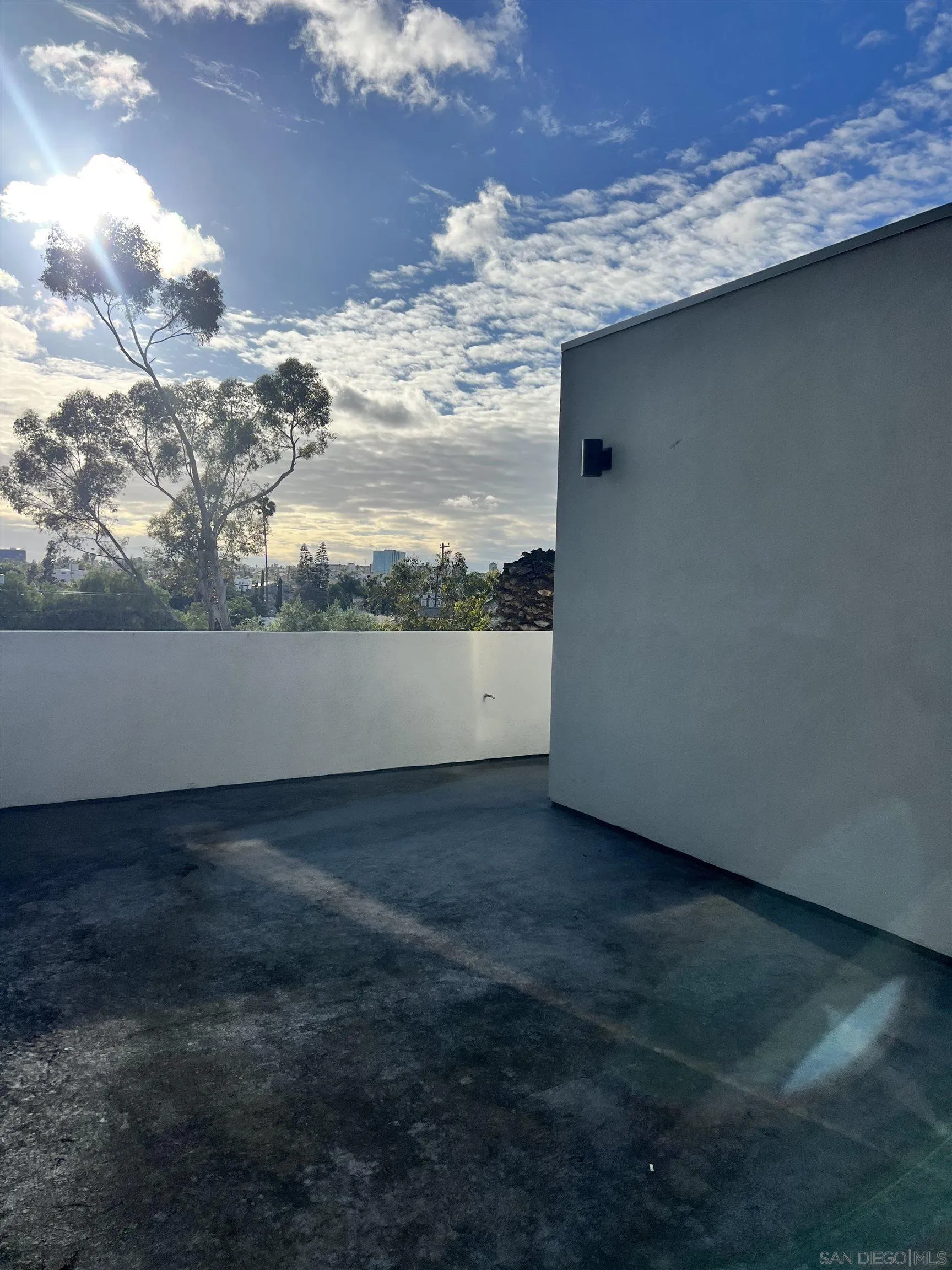 https://cdn.realtyfeed.com/cdn/127/260021617/ca7732ce87434c0d4067335305c69a7b.webp