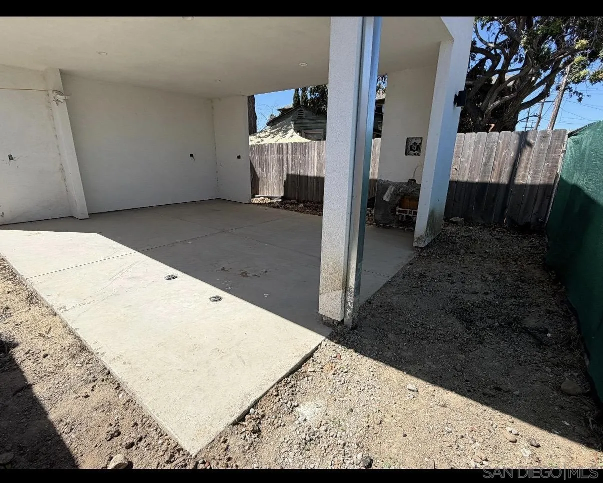 https://cdn.realtyfeed.com/cdn/127/260021617/e766290b9bdd18a9bf5f13379ff193c0.webp