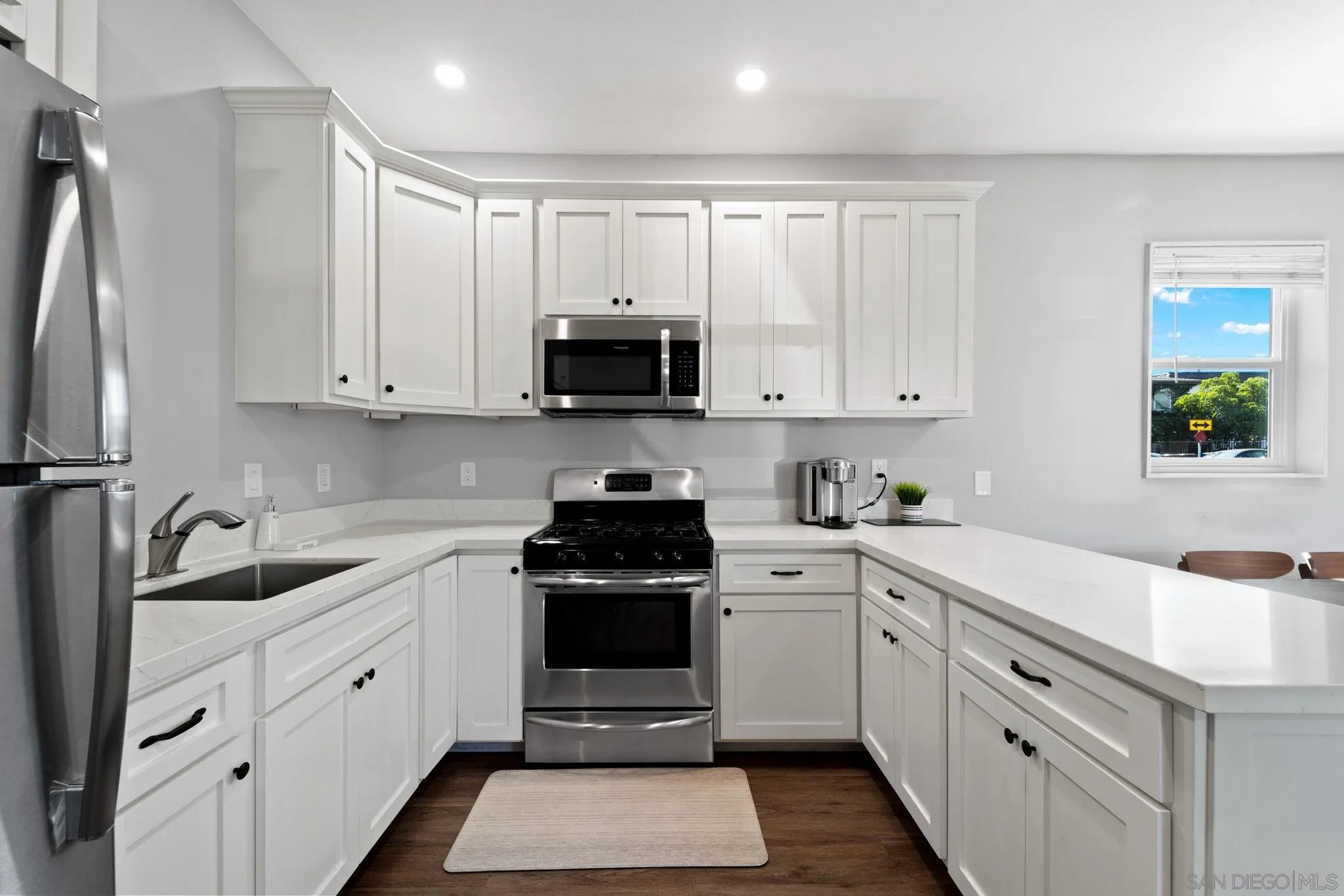 https://cdn.realtyfeed.com/cdn/127/260021619/11bdbdfe3bbaad64bda1f0637c40ceb6.webp