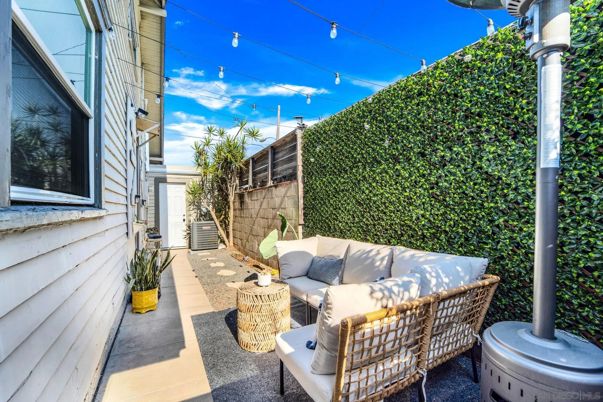 https://cdn.realtyfeed.com/cdn/127/260021619/1b517e7a48c38ef941f696f68a9a1fe4.webp