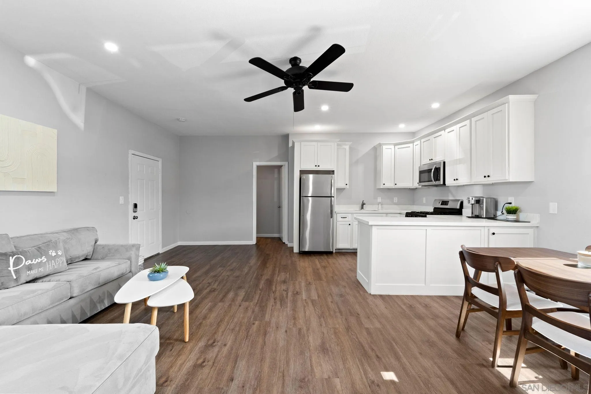 https://cdn.realtyfeed.com/cdn/127/260021619/98e41981e4f9e96fbef86e672fc8e824.webp