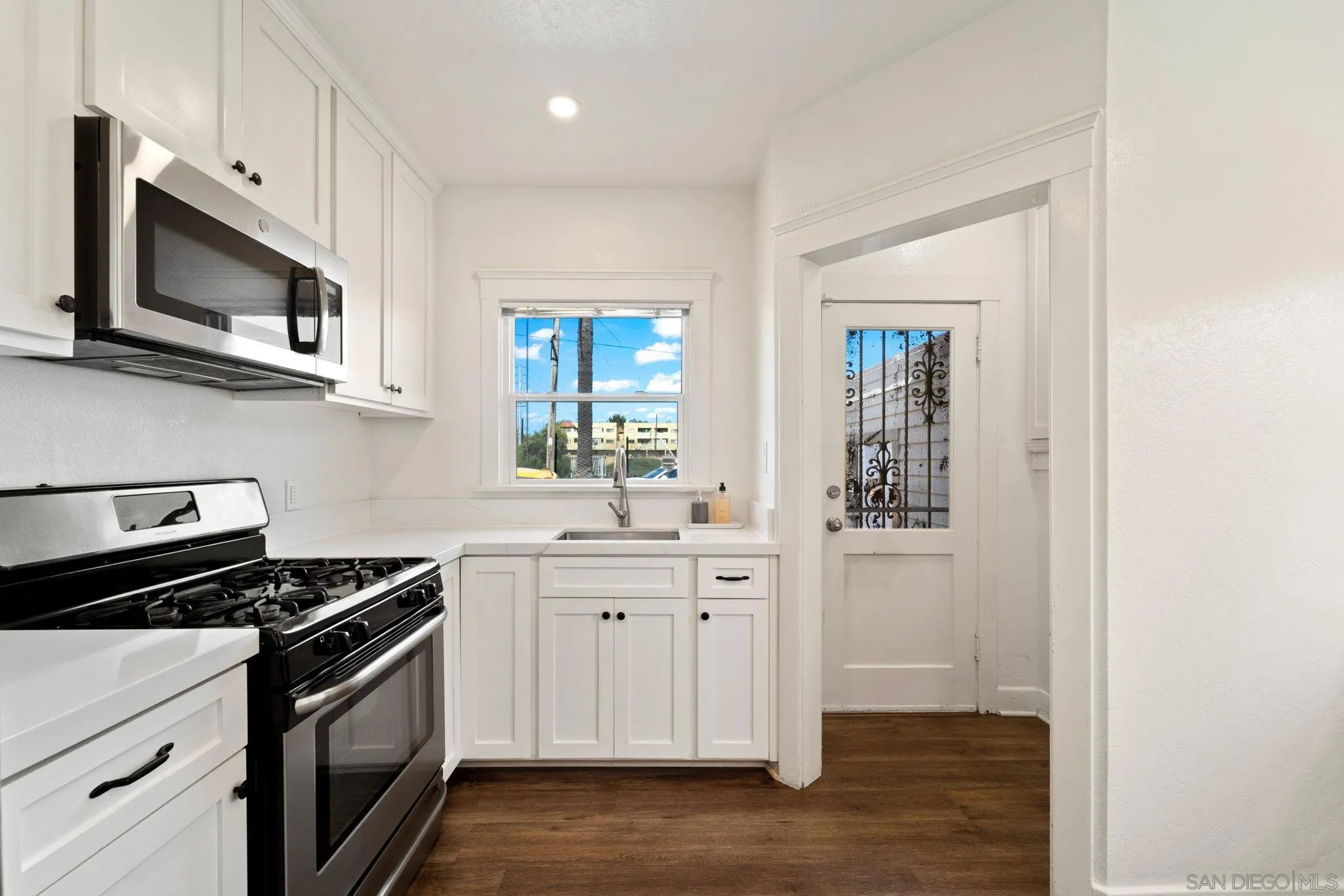 https://cdn.realtyfeed.com/cdn/127/260021619/a40330f08bd16859c08f7070848f2a13.webp