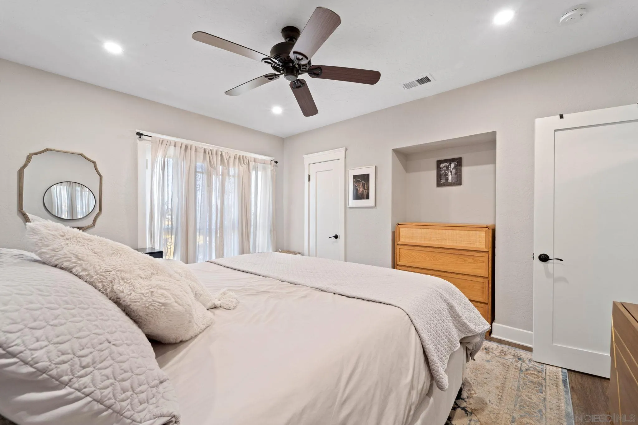 https://cdn.realtyfeed.com/cdn/127/260021619/bdde1cb06ef4712946cb2c3c0942e5cf.webp