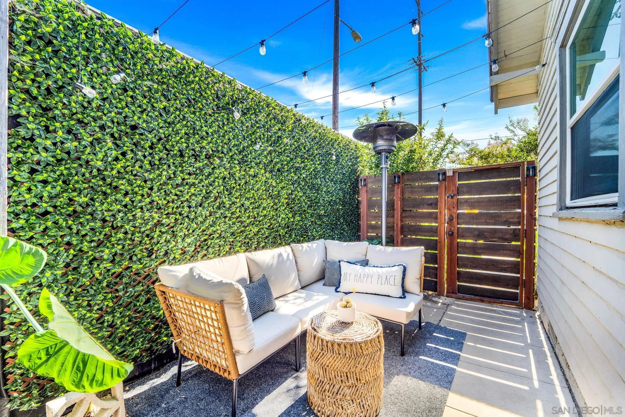https://cdn.realtyfeed.com/cdn/127/260021619/fbabf04ab011bcfa6bcff64153d88599.webp