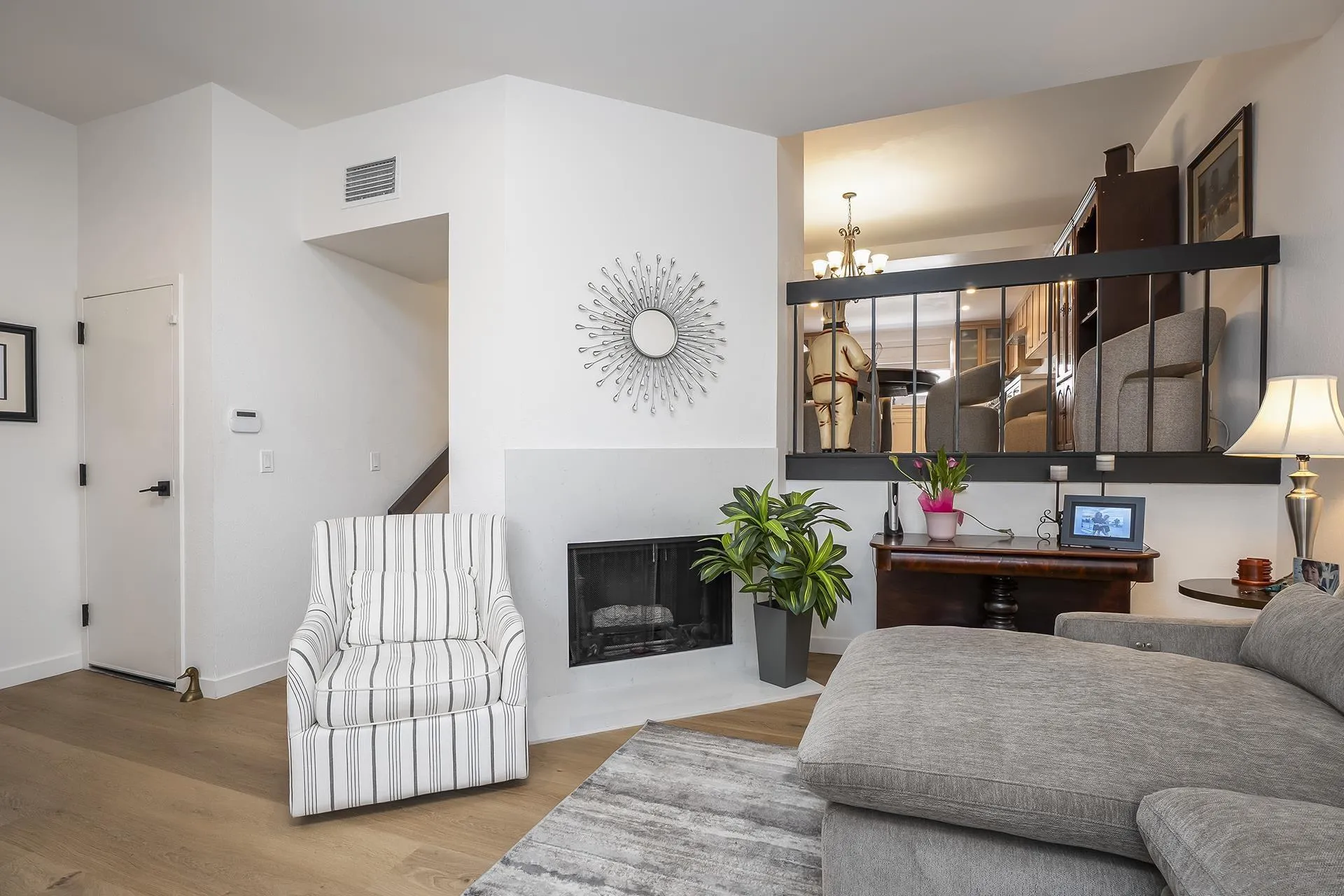 https://cdn.realtyfeed.com/cdn/127/260021624/550fc0015f7775343f76c1b86f27b3c2.webp