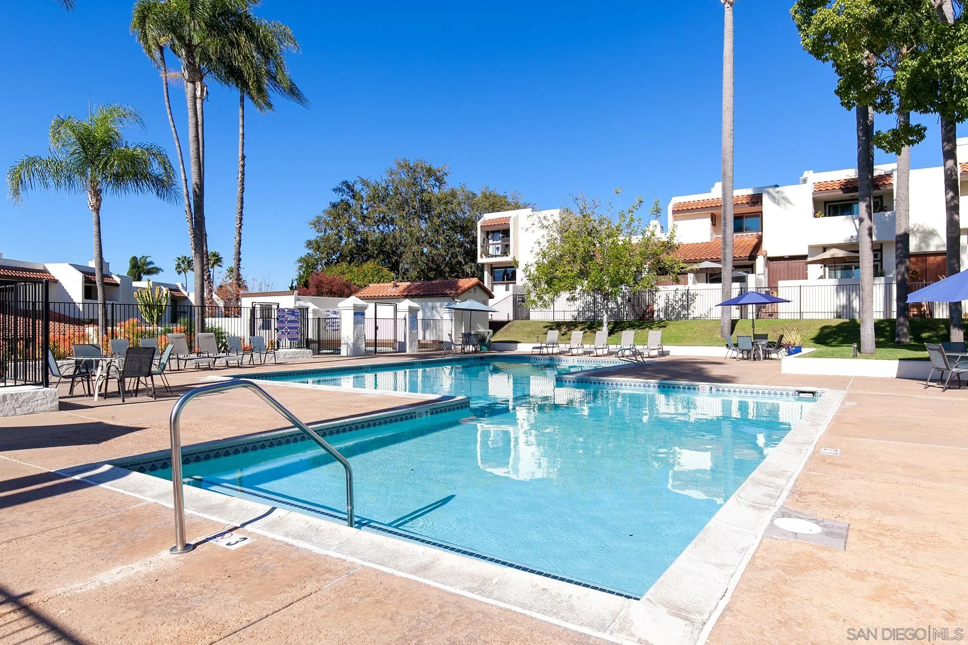 https://cdn.realtyfeed.com/cdn/127/260021624/7095e238422652d91fe02bb68eef5a82.webp