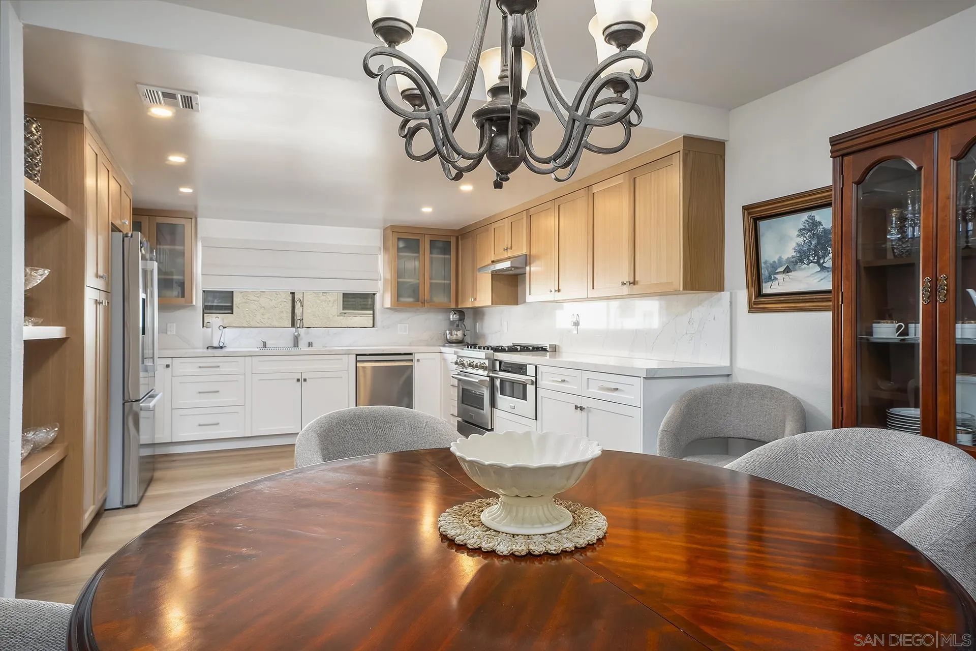 https://cdn.realtyfeed.com/cdn/127/260021624/ad48d8deafe5a20c3a80680356d54780.webp