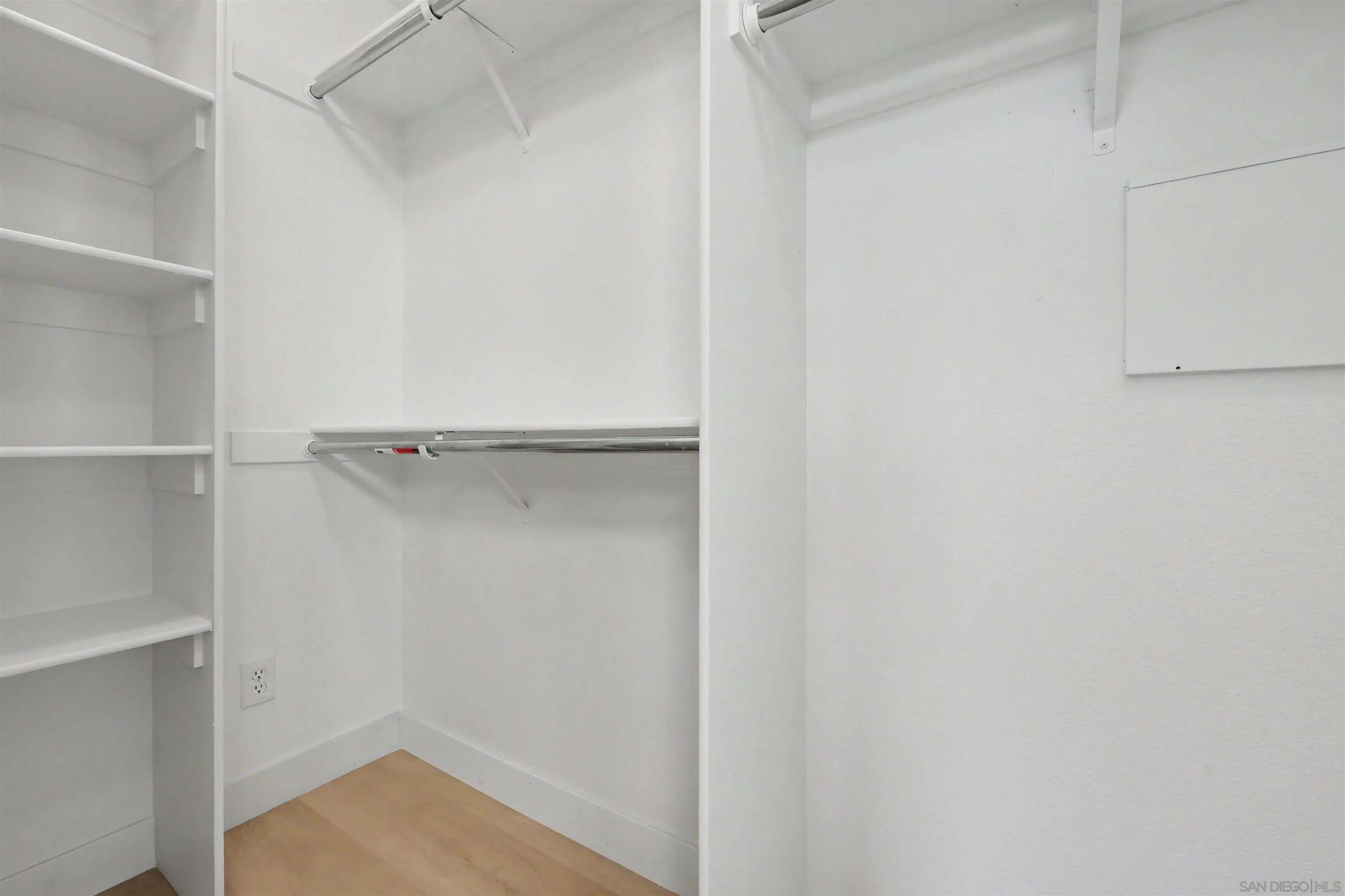 https://cdn.realtyfeed.com/cdn/127/260021625/10b19a6d46256ed2c2f4cefd23ea45e3.webp