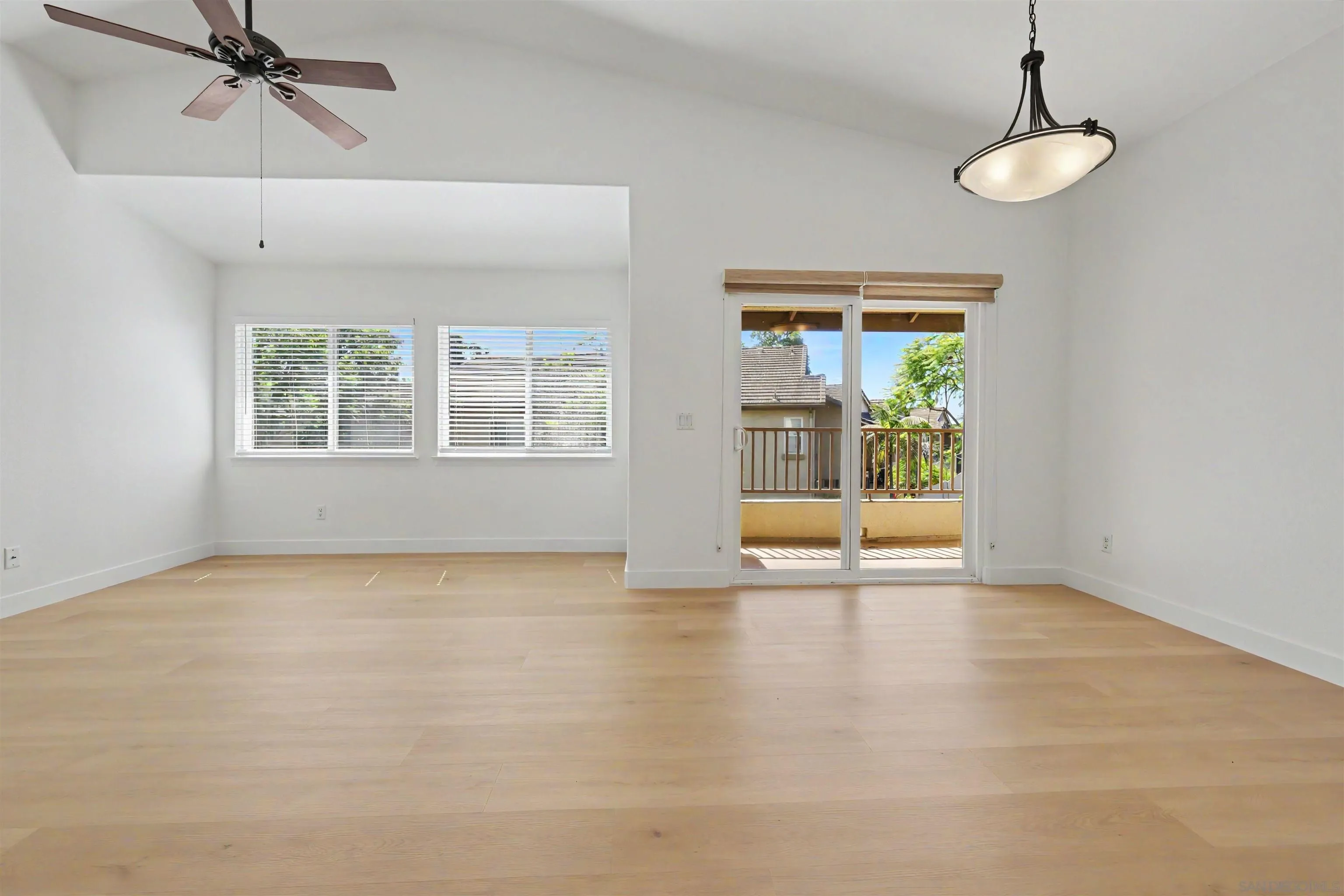 https://cdn.realtyfeed.com/cdn/127/260021625/630dc06d2ad9a97fae9eb12dee3439fa.webp
