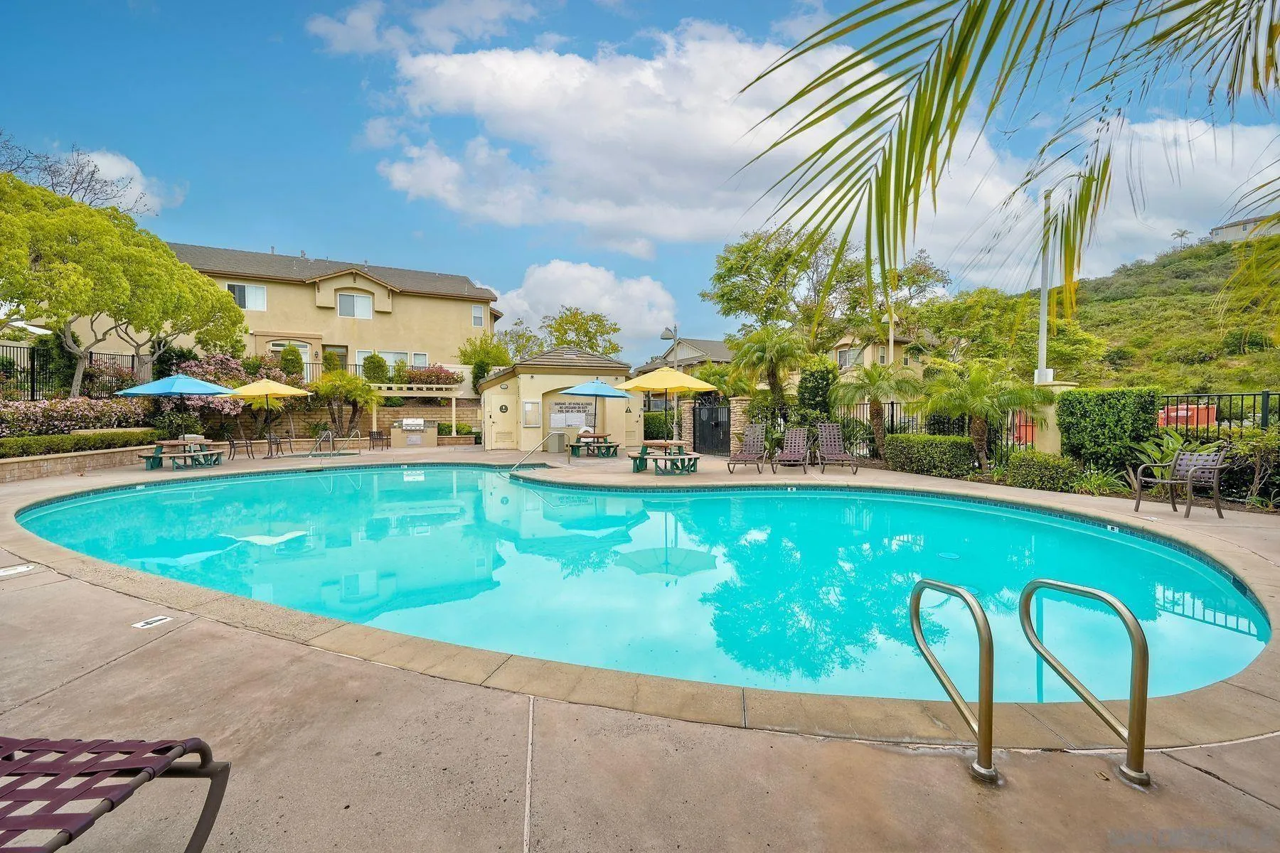 https://cdn.realtyfeed.com/cdn/127/260021625/9f6ac4e14a010f1e9859fece1e079b87.webp