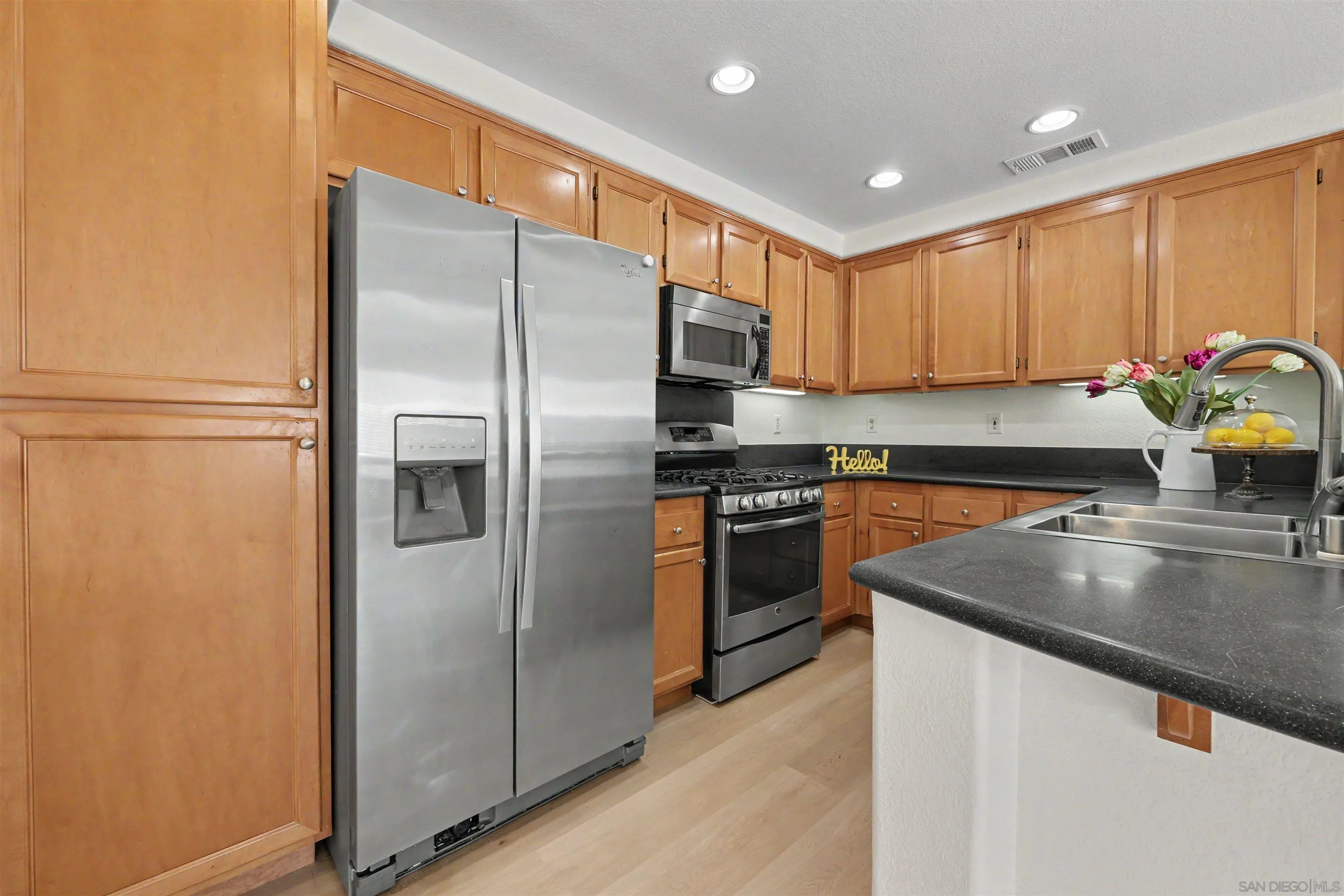https://cdn.realtyfeed.com/cdn/127/260021625/b5dd8d383714f01e8178963ab44d5a92.webp