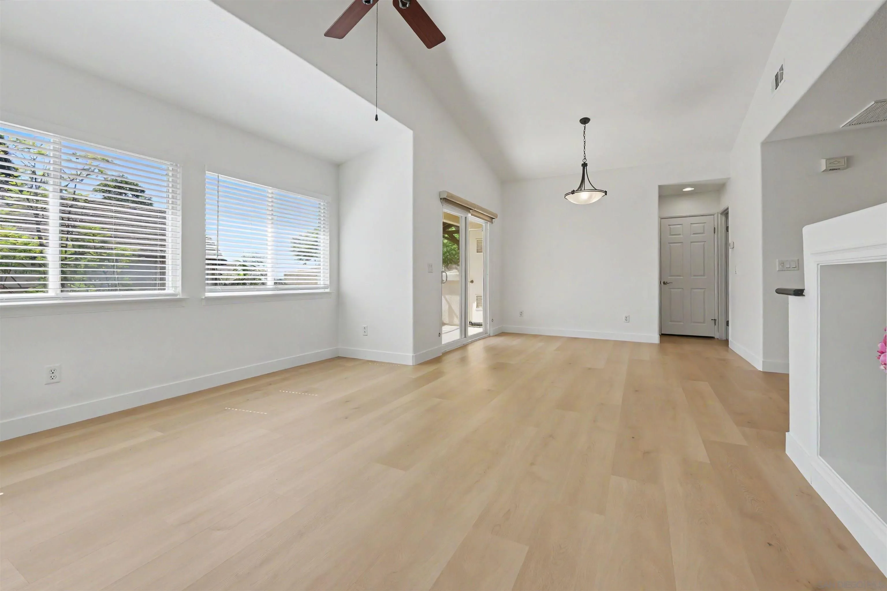 https://cdn.realtyfeed.com/cdn/127/260021625/bbf5cde4bfc5ad50108888c6c67fe4ef.webp