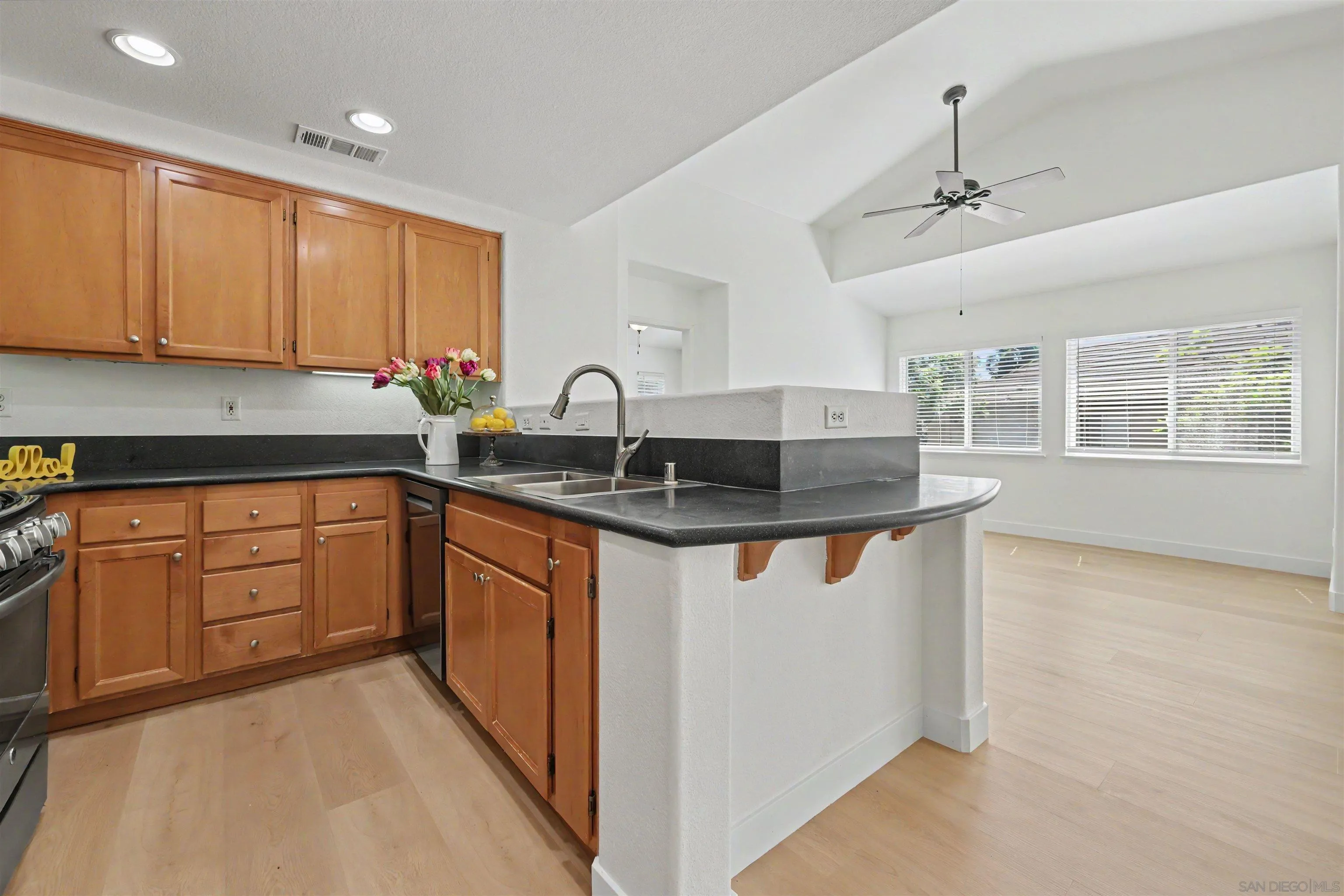 https://cdn.realtyfeed.com/cdn/127/260021625/bc529835a6a45310ca80dacbdda8d4c4.webp