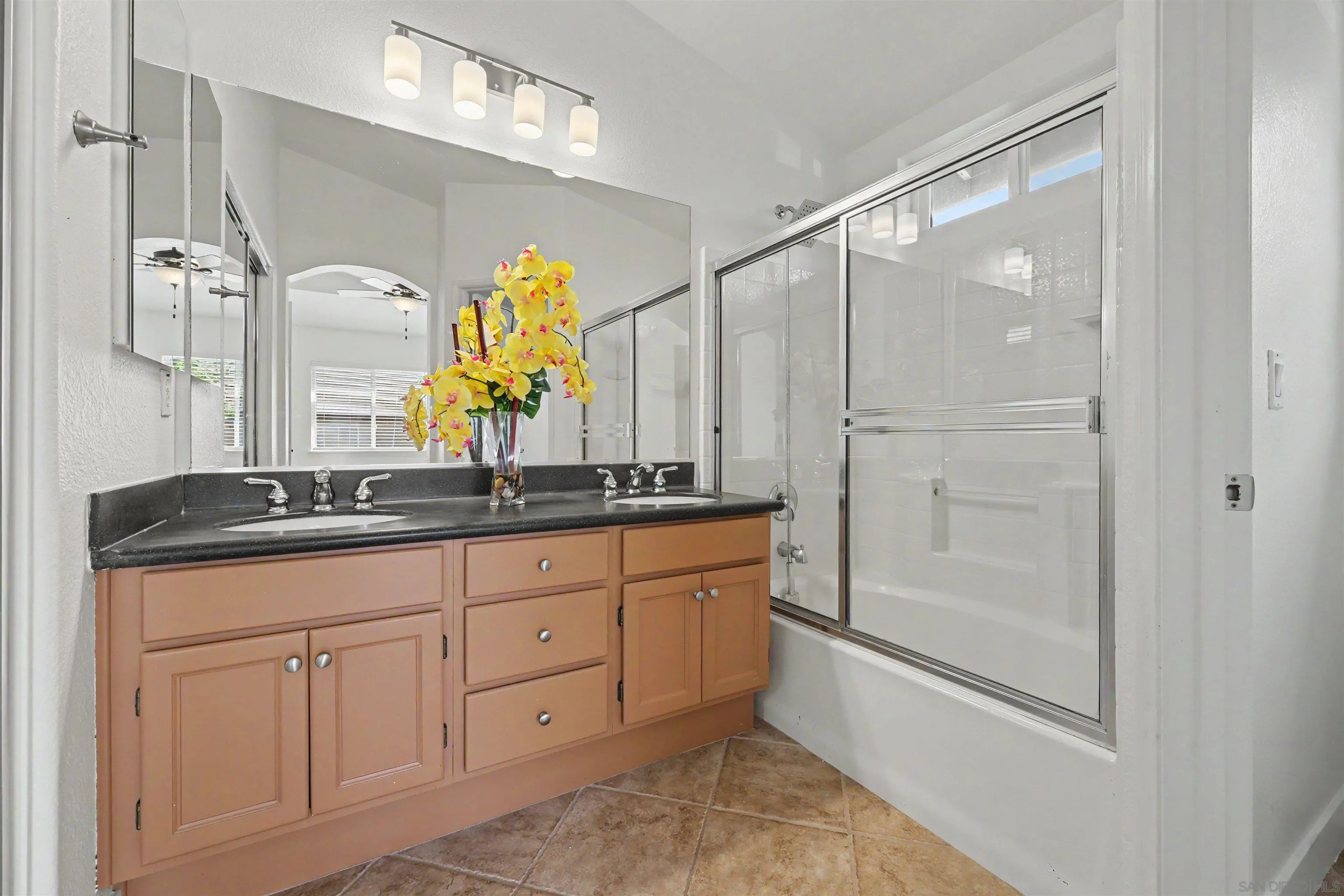 https://cdn.realtyfeed.com/cdn/127/260021625/f43f871c40adeeabd51df0a72744ac73.webp