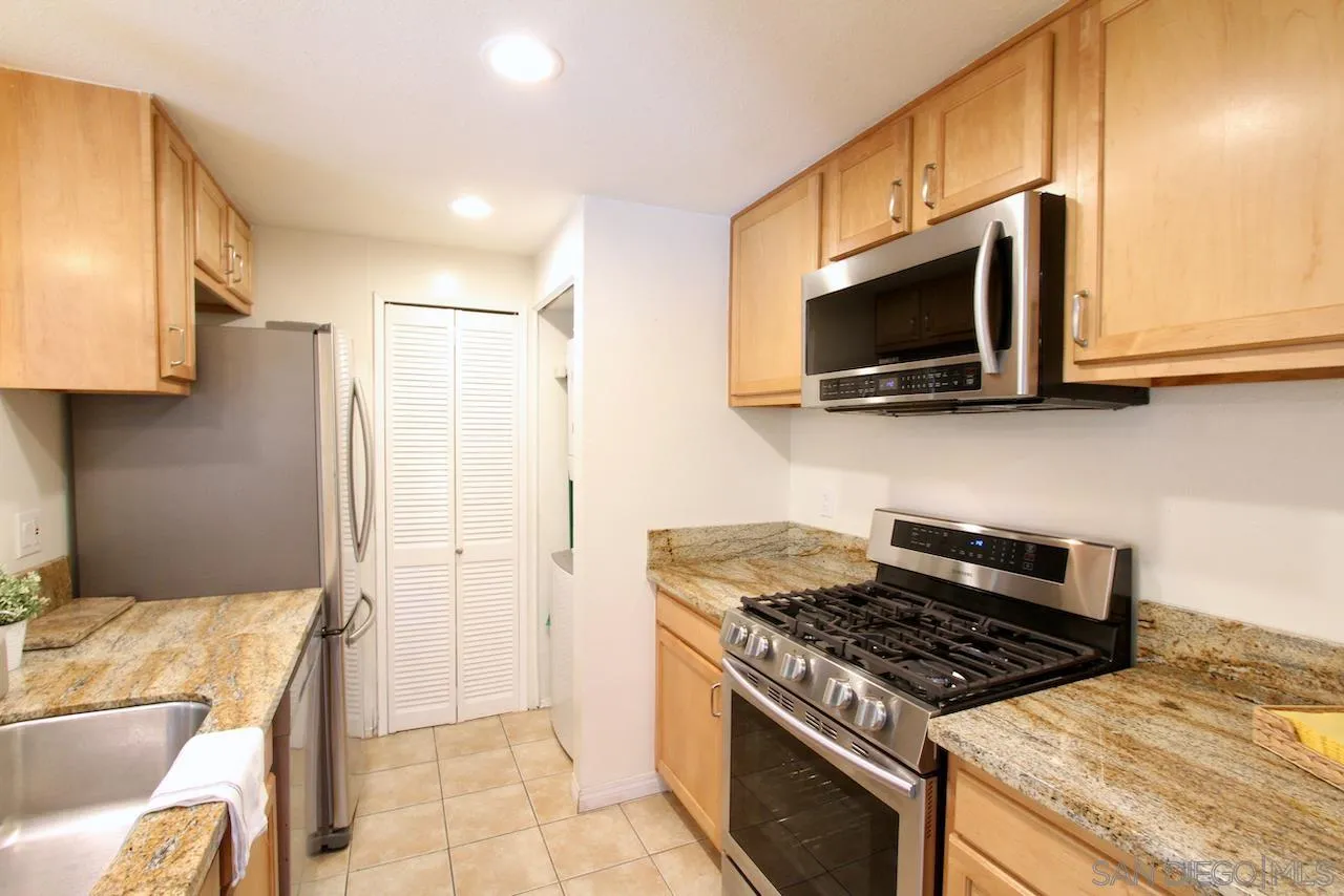 3021 Golden Oak Way, Spring Valley, CA 91978 - Photo 4 of 20, Spring Valley, CA