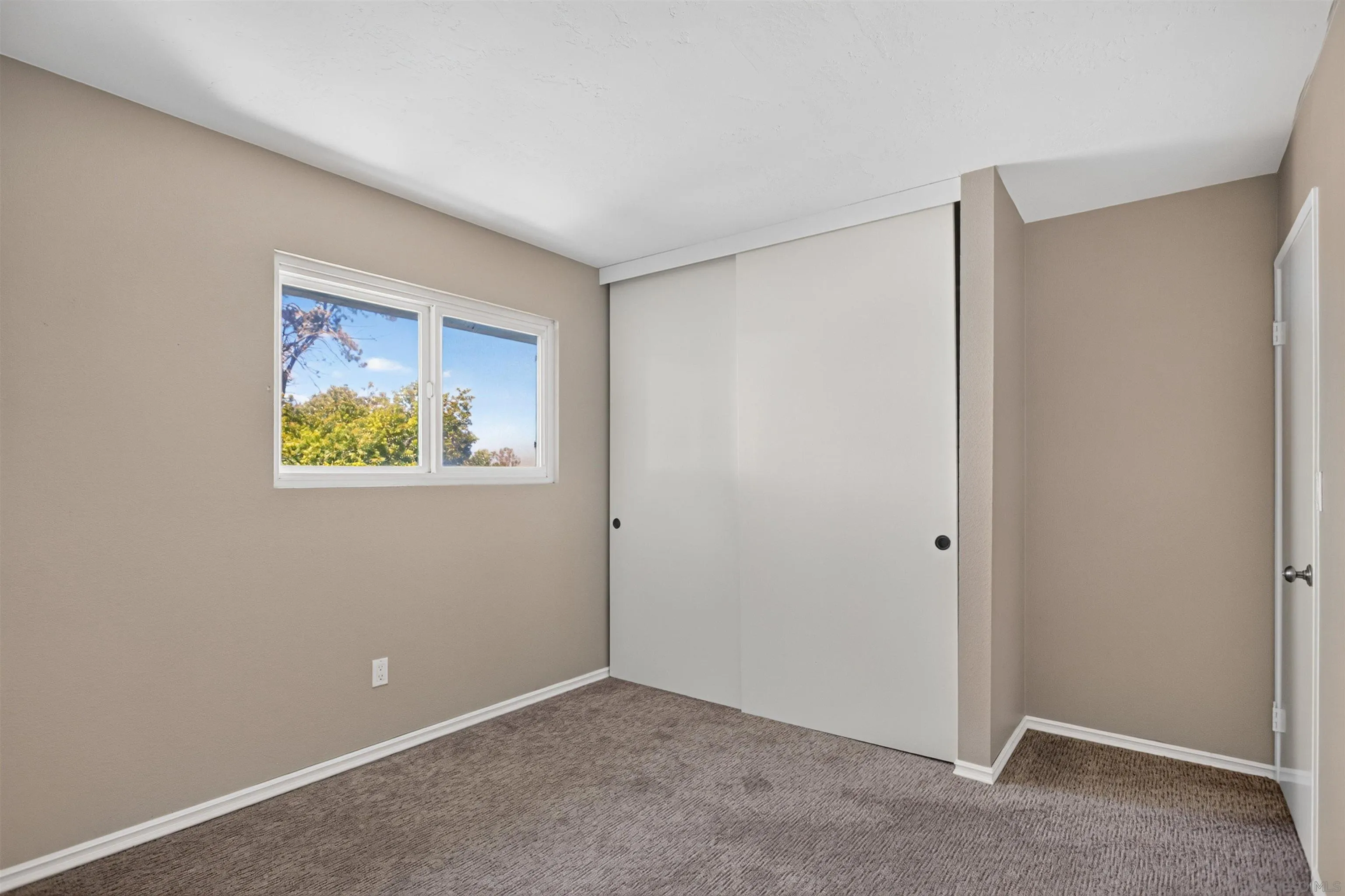 https://cdn.realtyfeed.com/cdn/127/260021627/d399ed59f8c4fc88b3bda7e972ec3cd8.webp