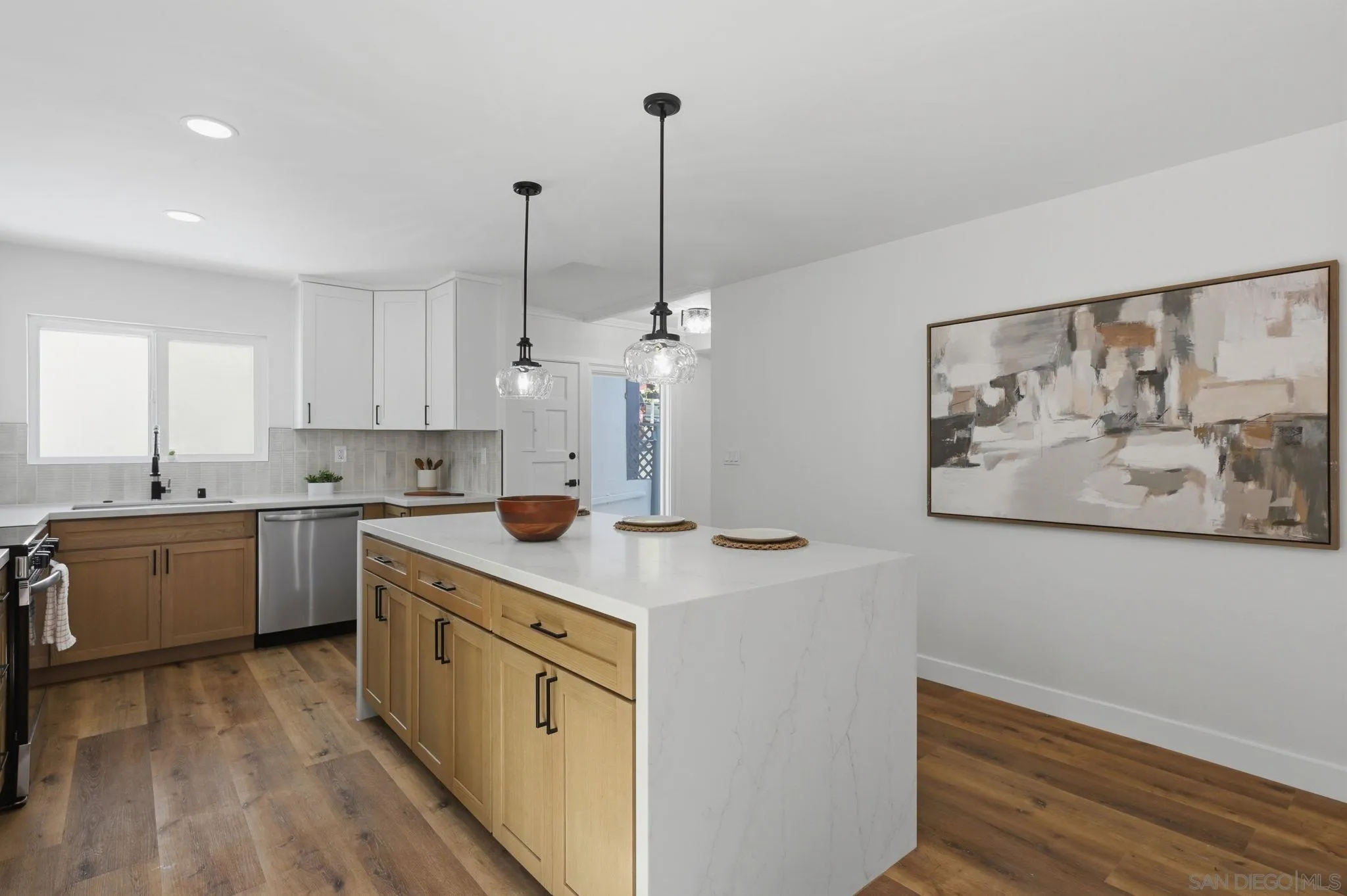 https://cdn.realtyfeed.com/cdn/127/260021628/28d4493a34c377481ac94907f6fcf04f.webp