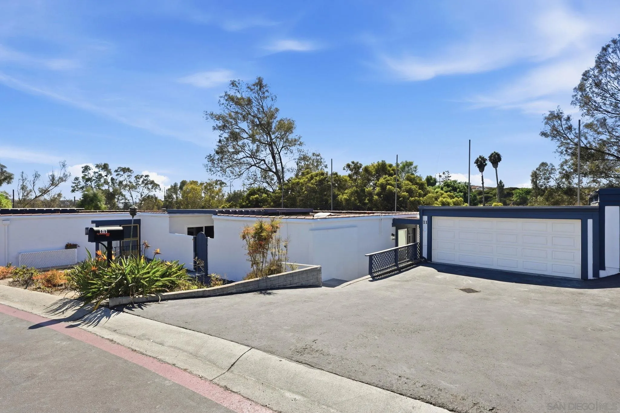 https://cdn.realtyfeed.com/cdn/127/260021628/716dafd21689cc8749a996b5125e49f9.webp