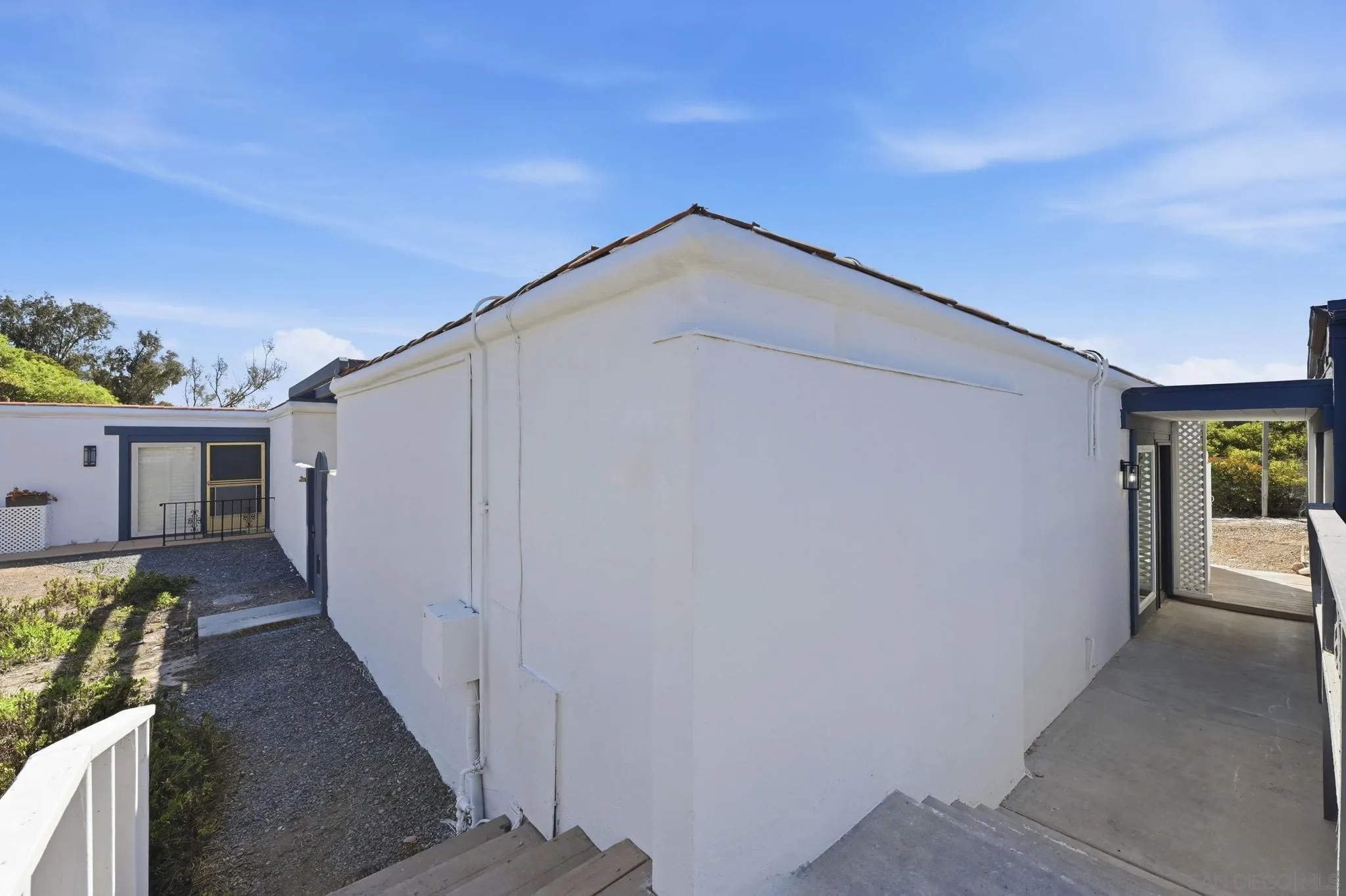 https://cdn.realtyfeed.com/cdn/127/260021628/ba29f5a35cbde3b7f8b189f89326eb89.webp