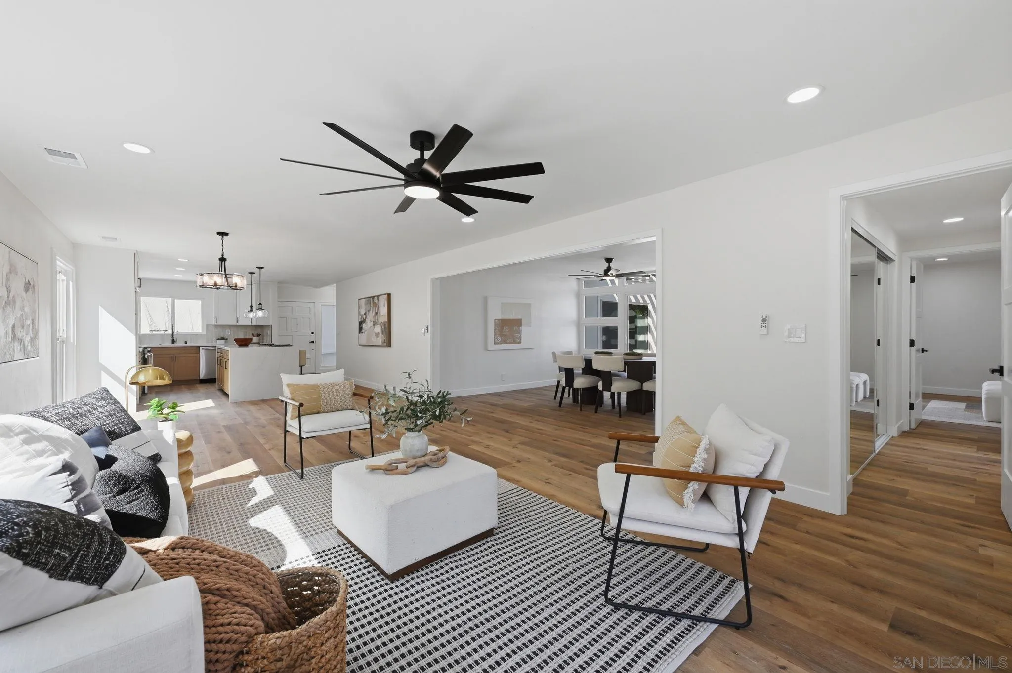 https://cdn.realtyfeed.com/cdn/127/260021628/c46498f715f02f4279d1778a0585c15c.webp