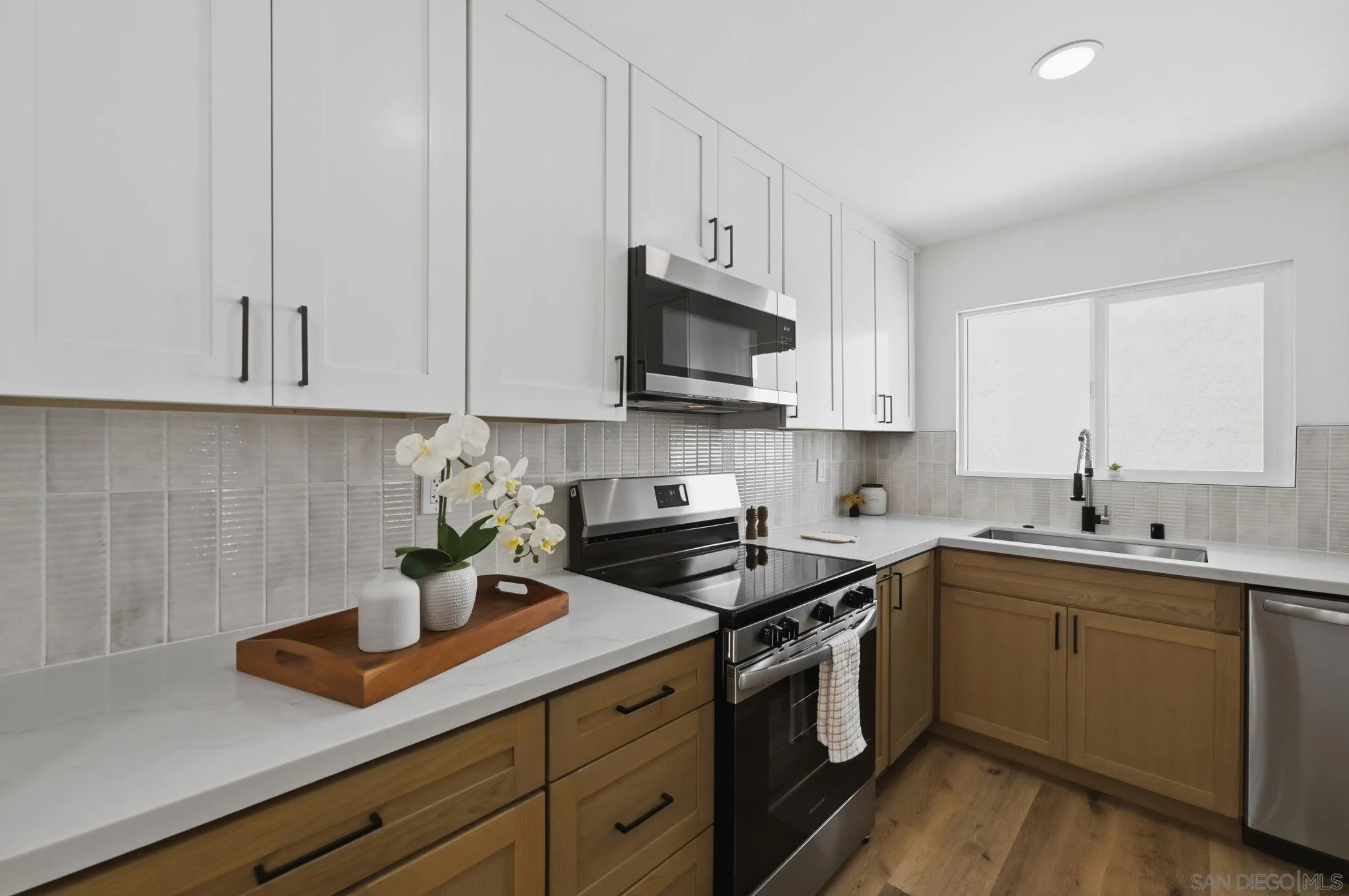 https://cdn.realtyfeed.com/cdn/127/260021628/de5352f5484171dffa5be2459b9071ff.webp