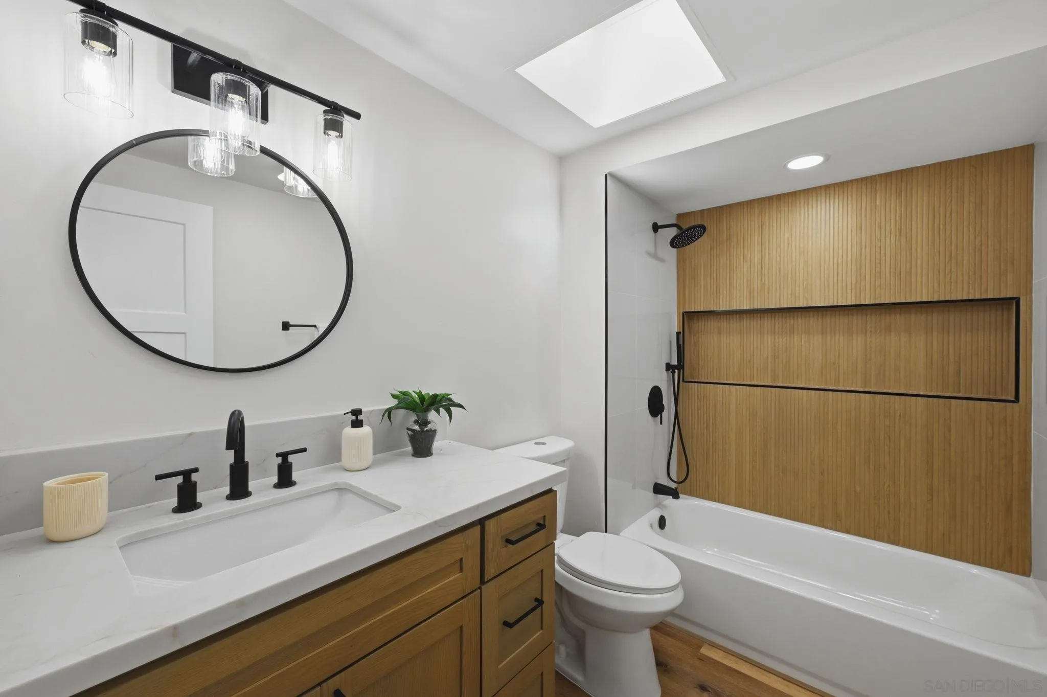 https://cdn.realtyfeed.com/cdn/127/260021628/fc06116cf09181352b1bb8300690a4ed.webp