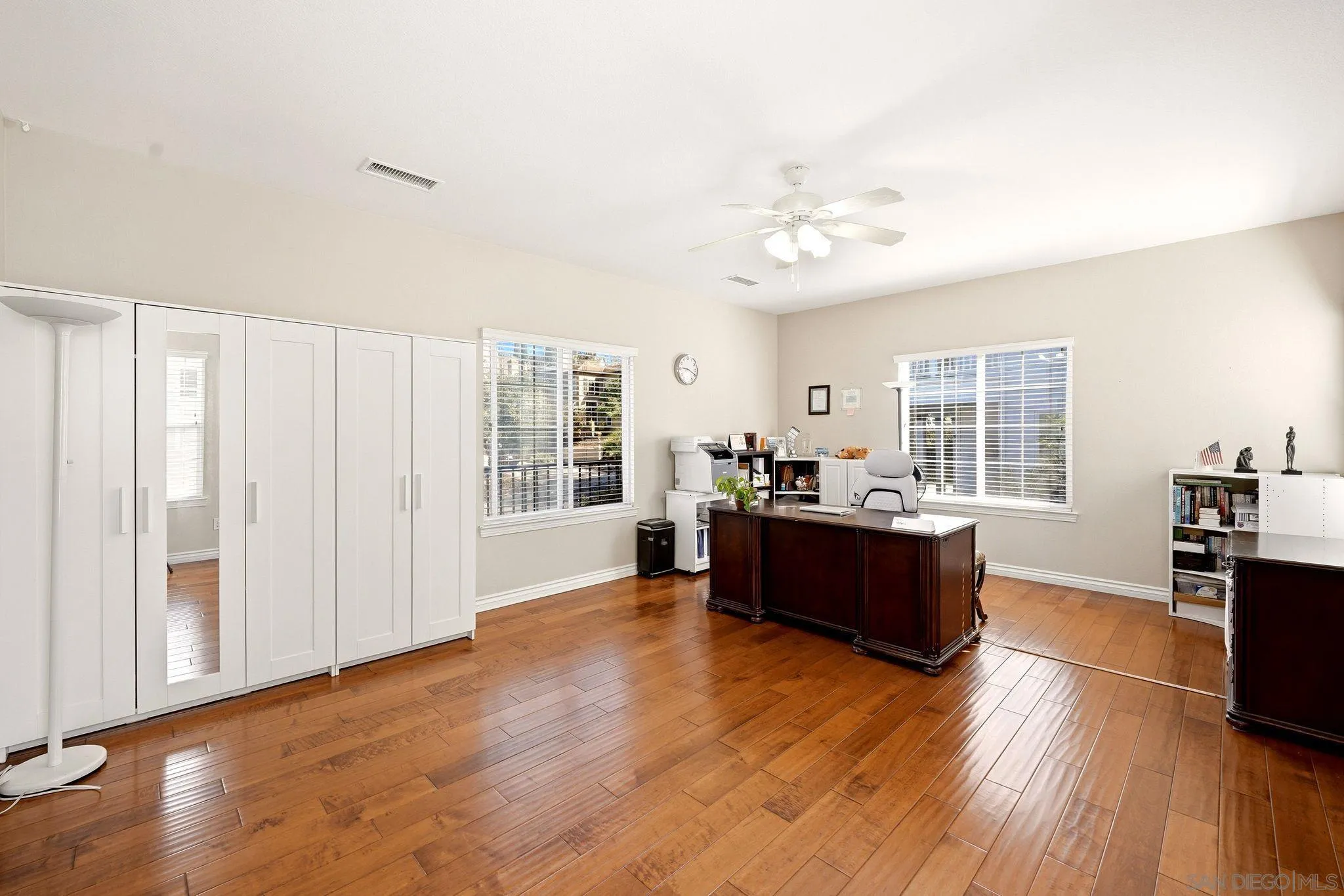 https://cdn.realtyfeed.com/cdn/127/260021634/29060301d8c9dd11bad6c12a941e53b0.webp