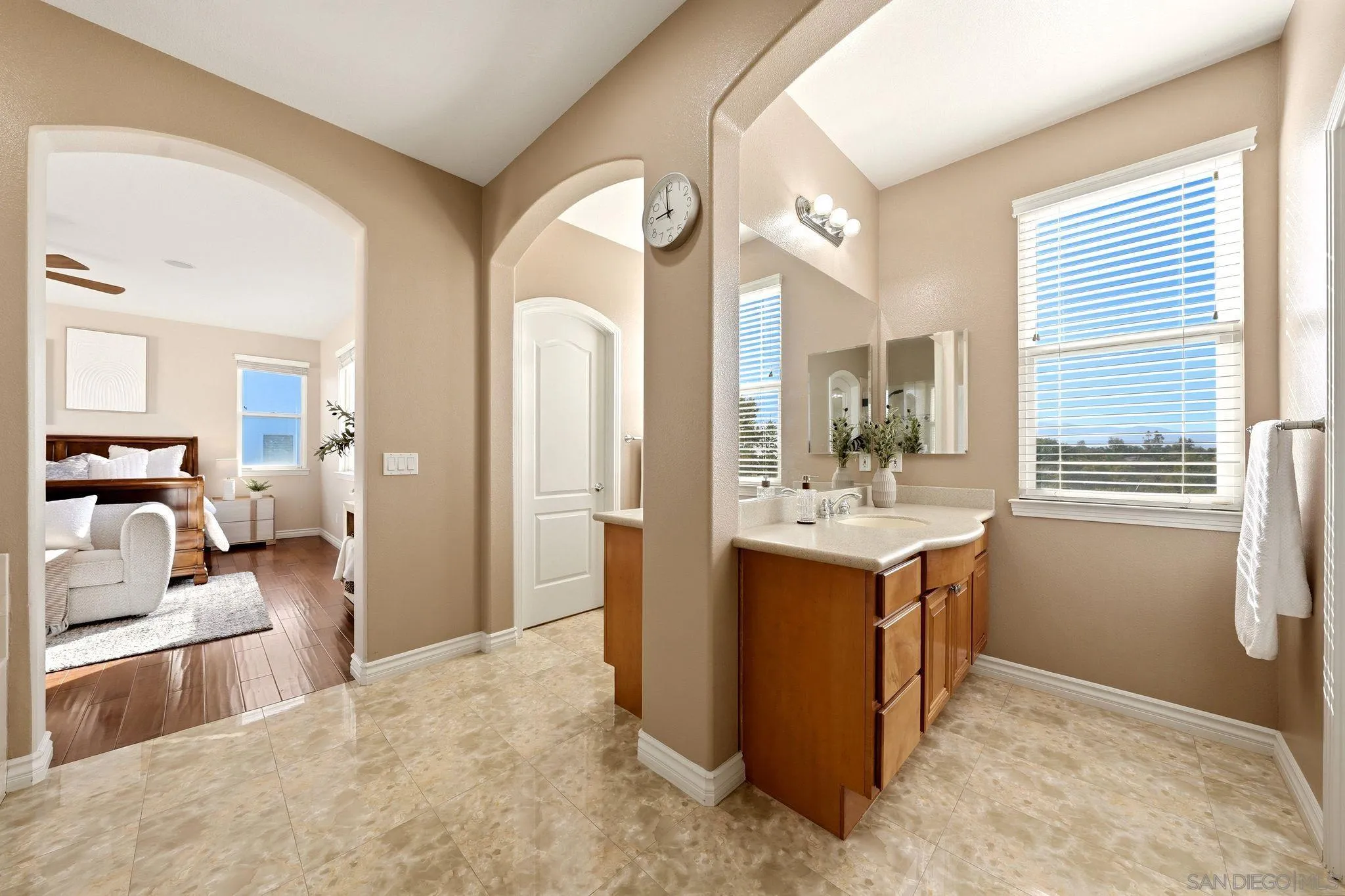 https://cdn.realtyfeed.com/cdn/127/260021634/7c41cc274b77a550e3f70a7265f9ace3.webp