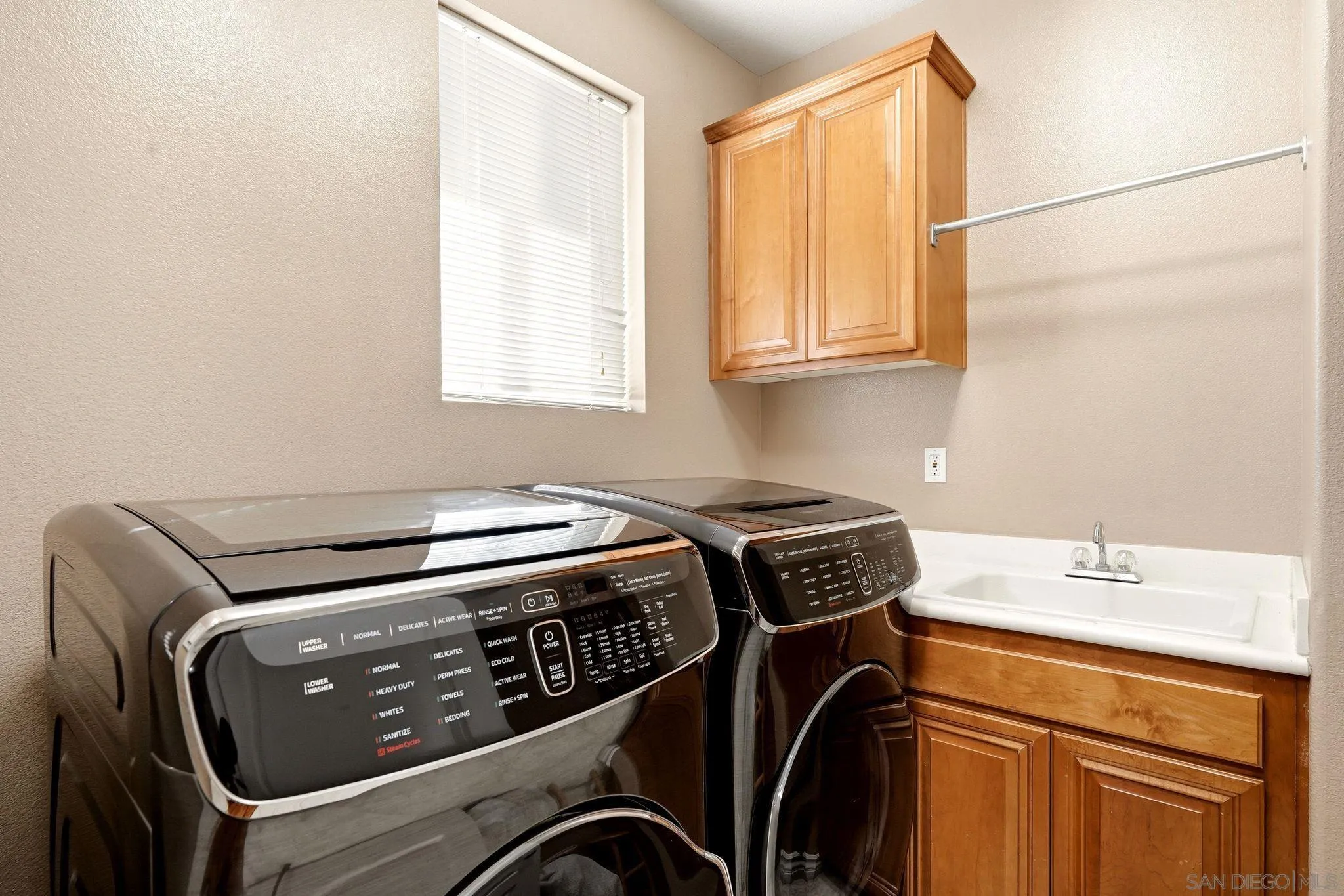 https://cdn.realtyfeed.com/cdn/127/260021634/7c63ea2377753cdc26ca1c1ce0b53403.webp