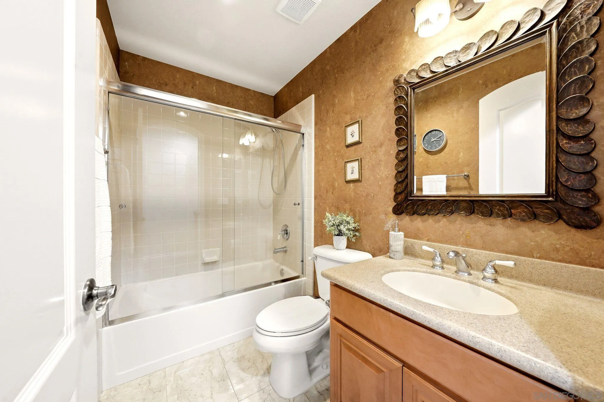 https://cdn.realtyfeed.com/cdn/127/260021634/8882fc784fb7a0cb2e1738e2c37fa9ee.webp