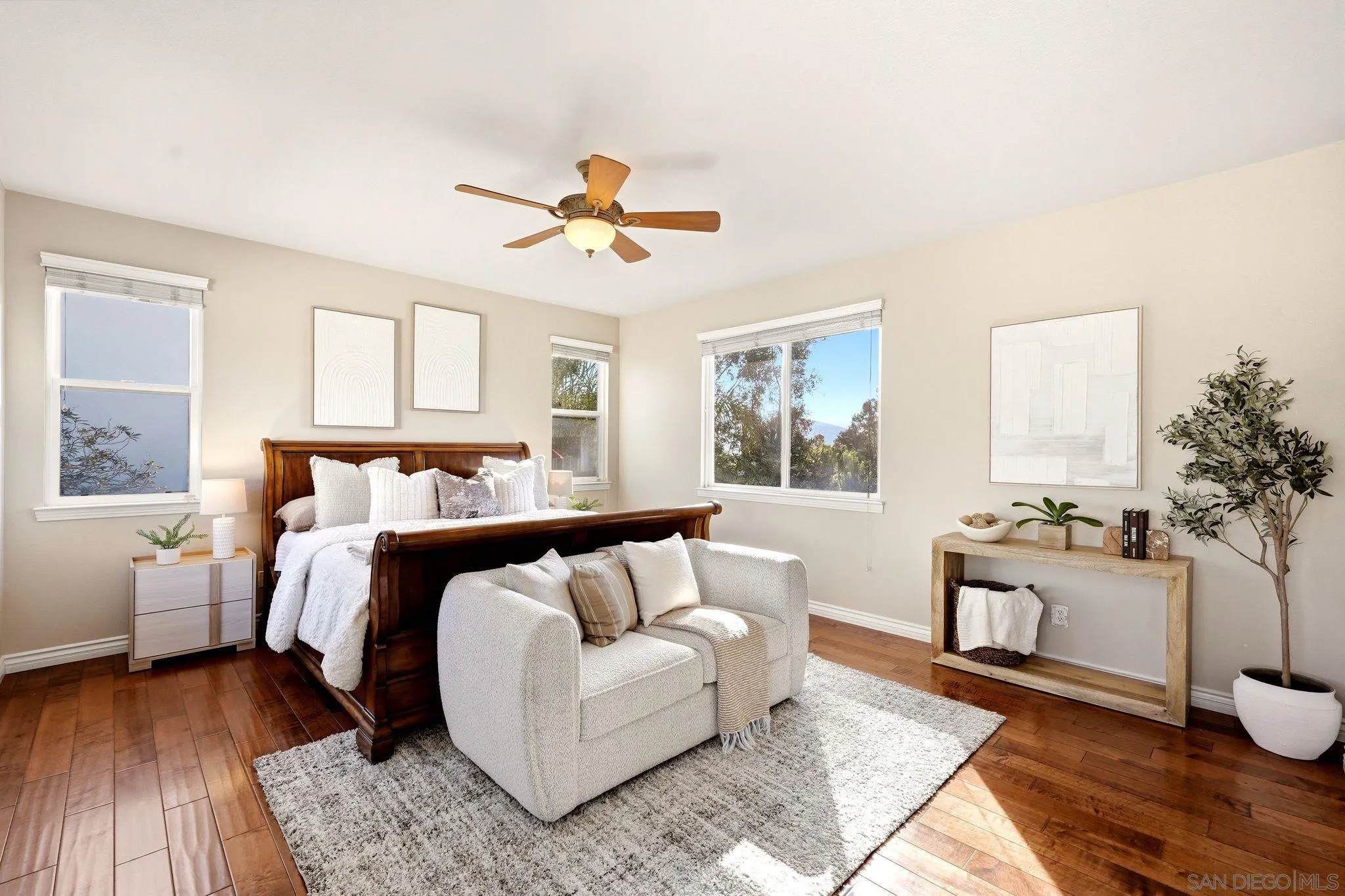 https://cdn.realtyfeed.com/cdn/127/260021634/f8fb626841ecea93822d306b4ee26bc1.webp