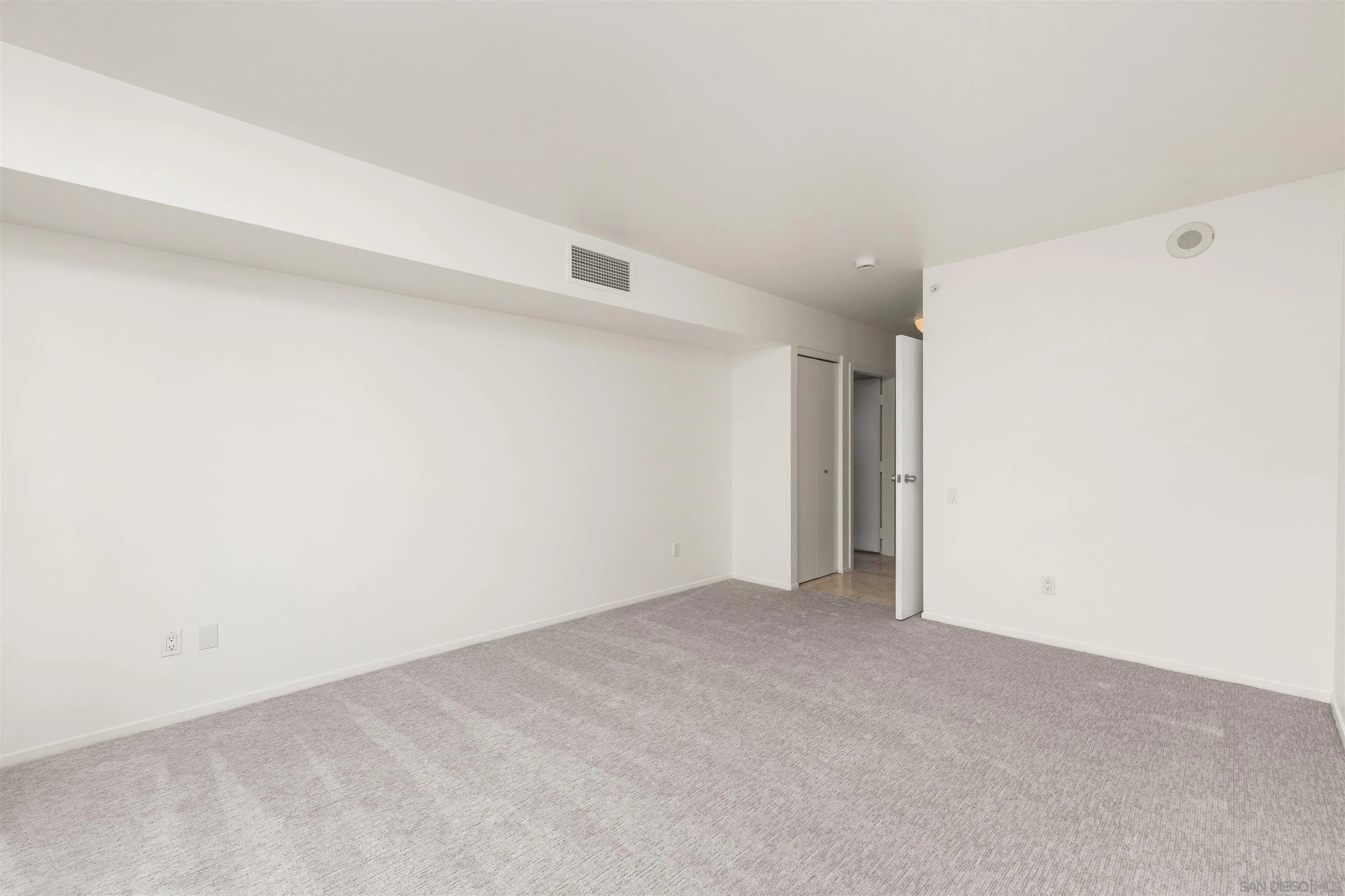 https://cdn.realtyfeed.com/cdn/127/260021638/00ffaa3a19807afd3689abb2b8502f03.webp