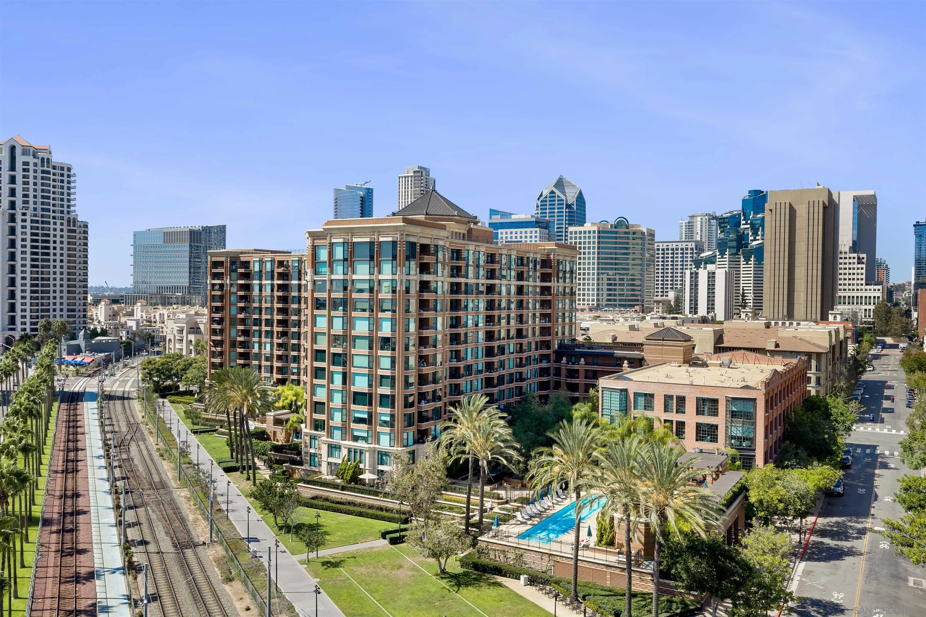https://cdn.realtyfeed.com/cdn/127/260021638/64518661ad27d081ee24430717833c44.webp