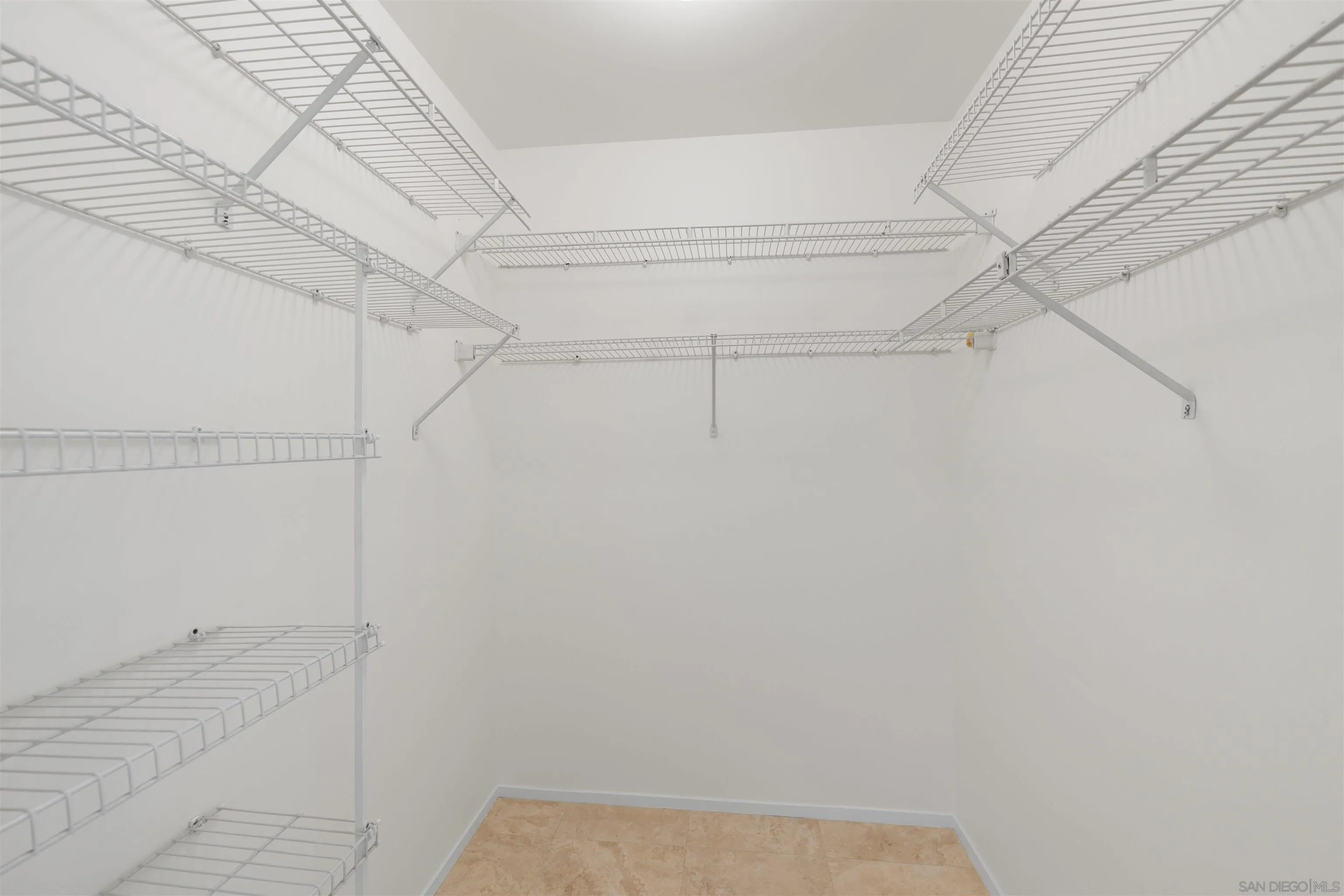 https://cdn.realtyfeed.com/cdn/127/260021638/a7acabe33ff3f9f50b6f4d127cc6561b.webp