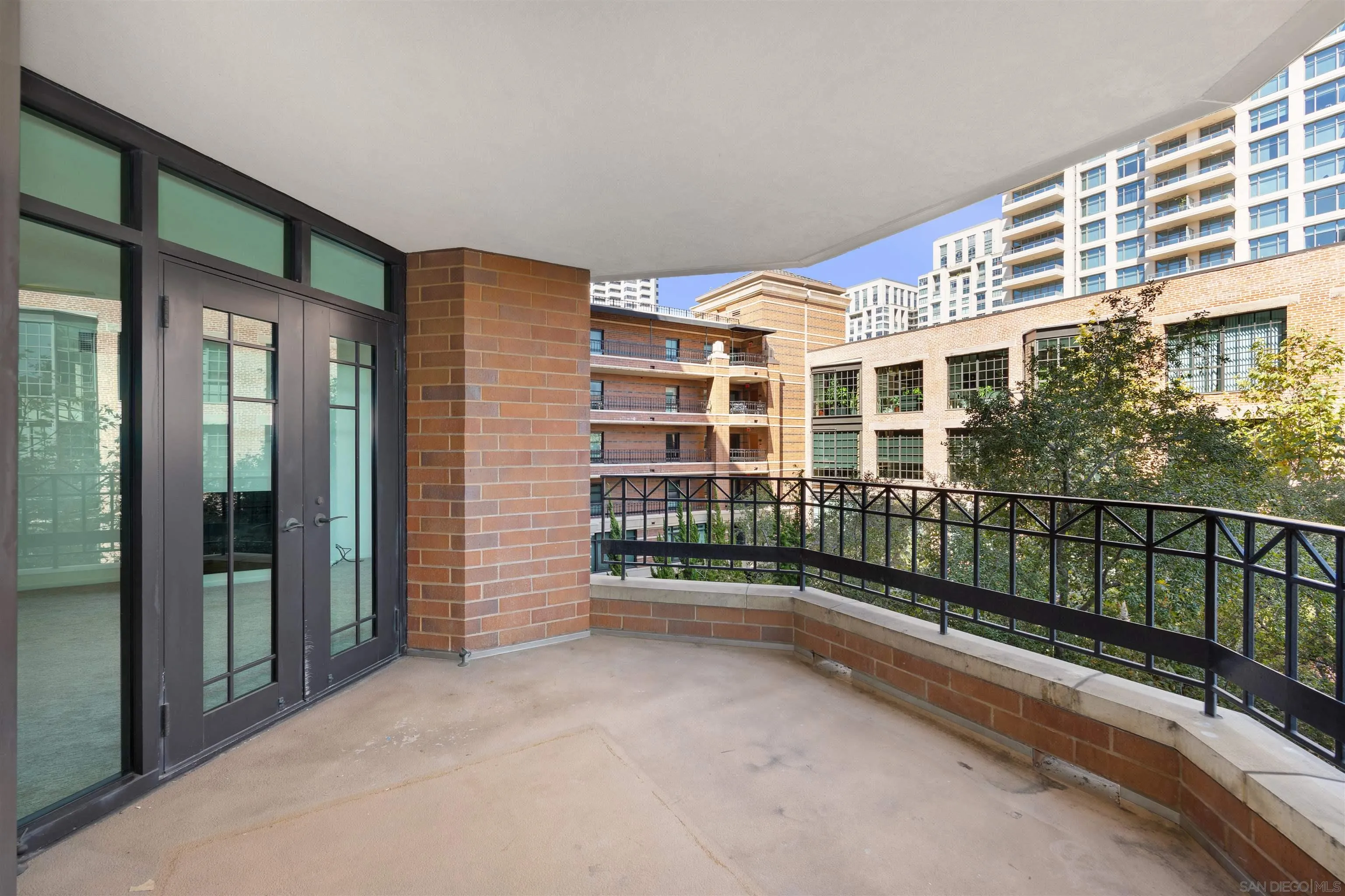 https://cdn.realtyfeed.com/cdn/127/260021638/ebdae5d63e18968d70306c83e6bd8dd9.webp