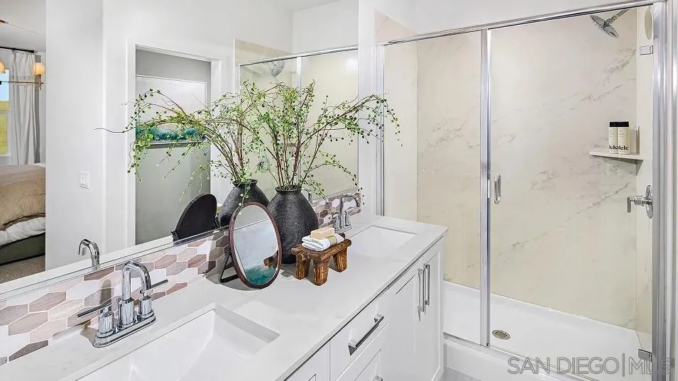 https://cdn.realtyfeed.com/cdn/127/260021646/64bb7ed69b72e903adbd18426bb2f8e5.webp