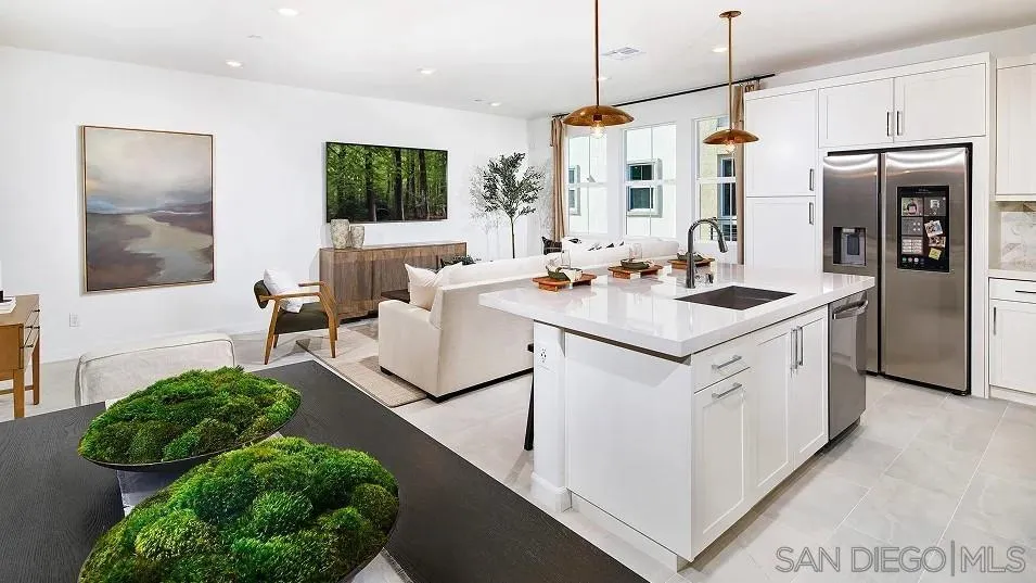 https://cdn.realtyfeed.com/cdn/127/260021646/75f981e6f790db8e43e86bc550926e50.webp