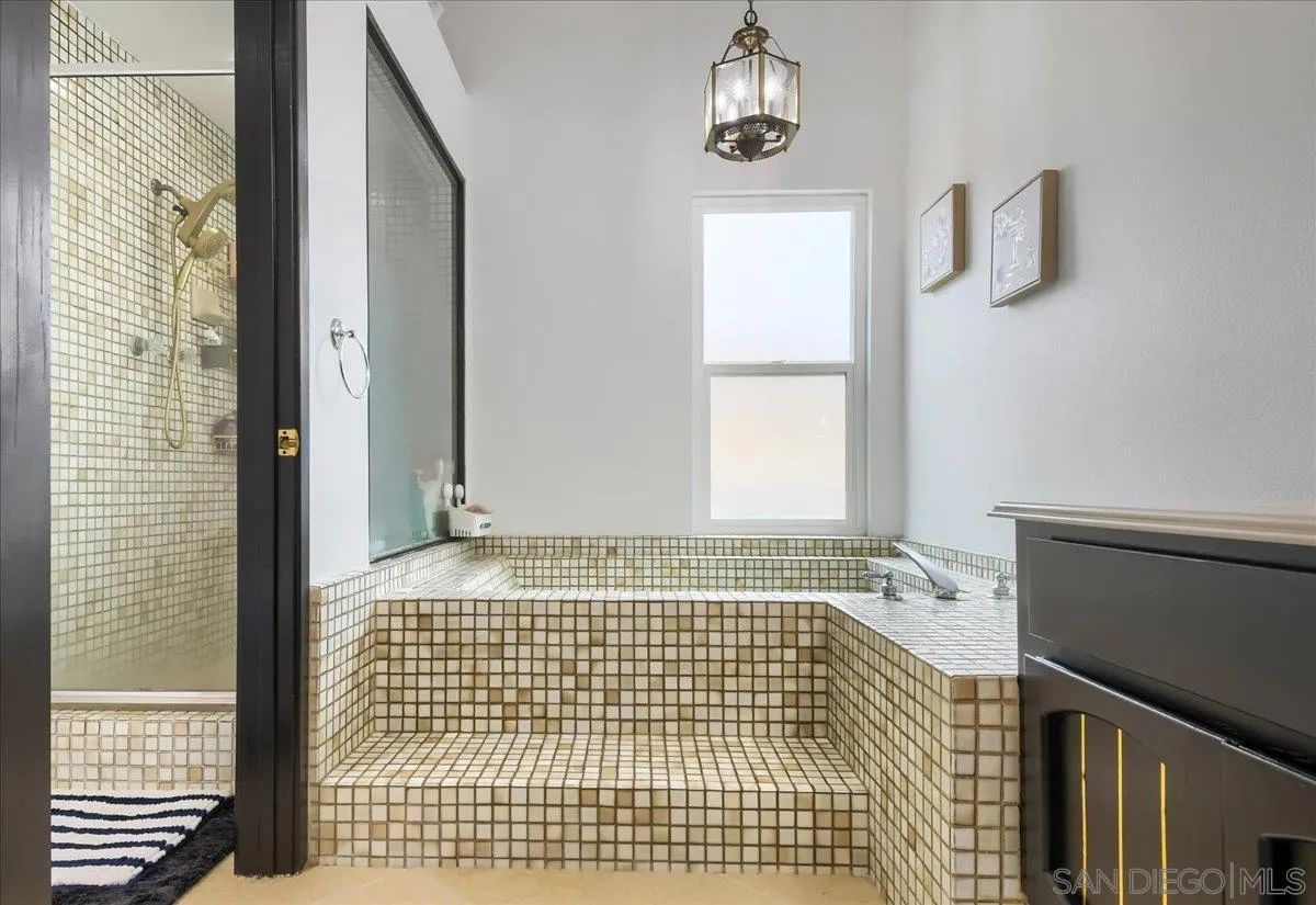 https://cdn.realtyfeed.com/cdn/127/260021648/60c0d2a863aa92f978549de16fc51ee4.webp