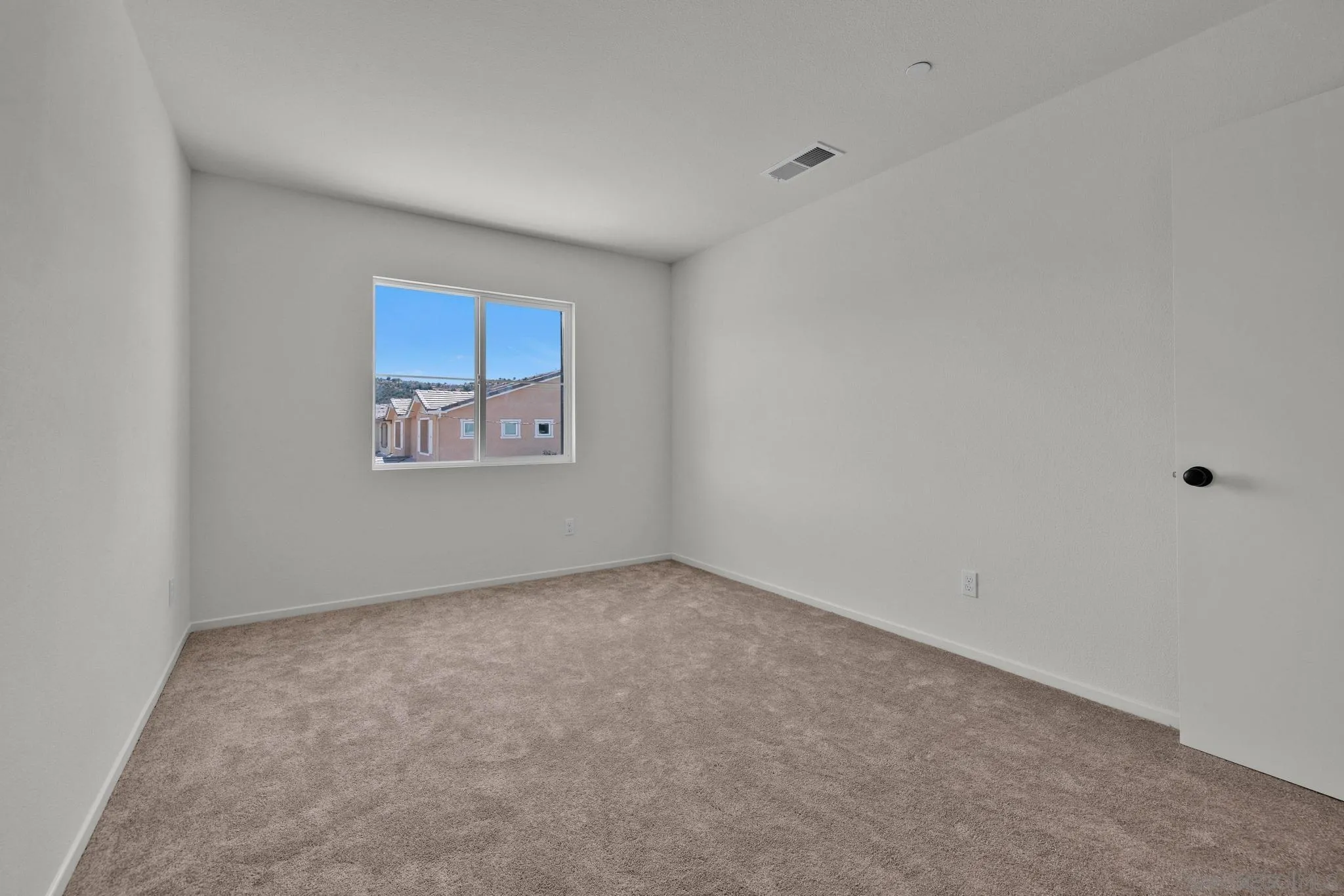 https://cdn.realtyfeed.com/cdn/127/260021649/023a645fb1d60d5b2e10023b76f8a849.webp