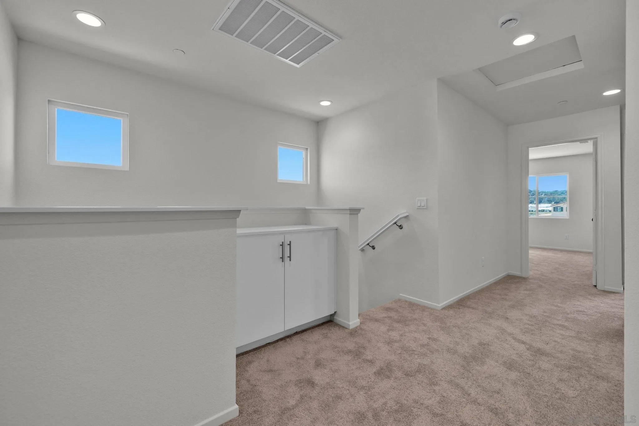 https://cdn.realtyfeed.com/cdn/127/260021649/303d55b245753bd3d3af81dd9a739330.webp