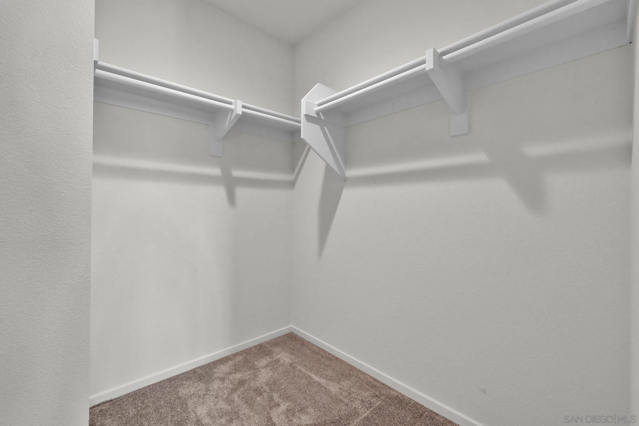 https://cdn.realtyfeed.com/cdn/127/260021649/3dbb1c470d482b9e9e10128b22350a1f.webp