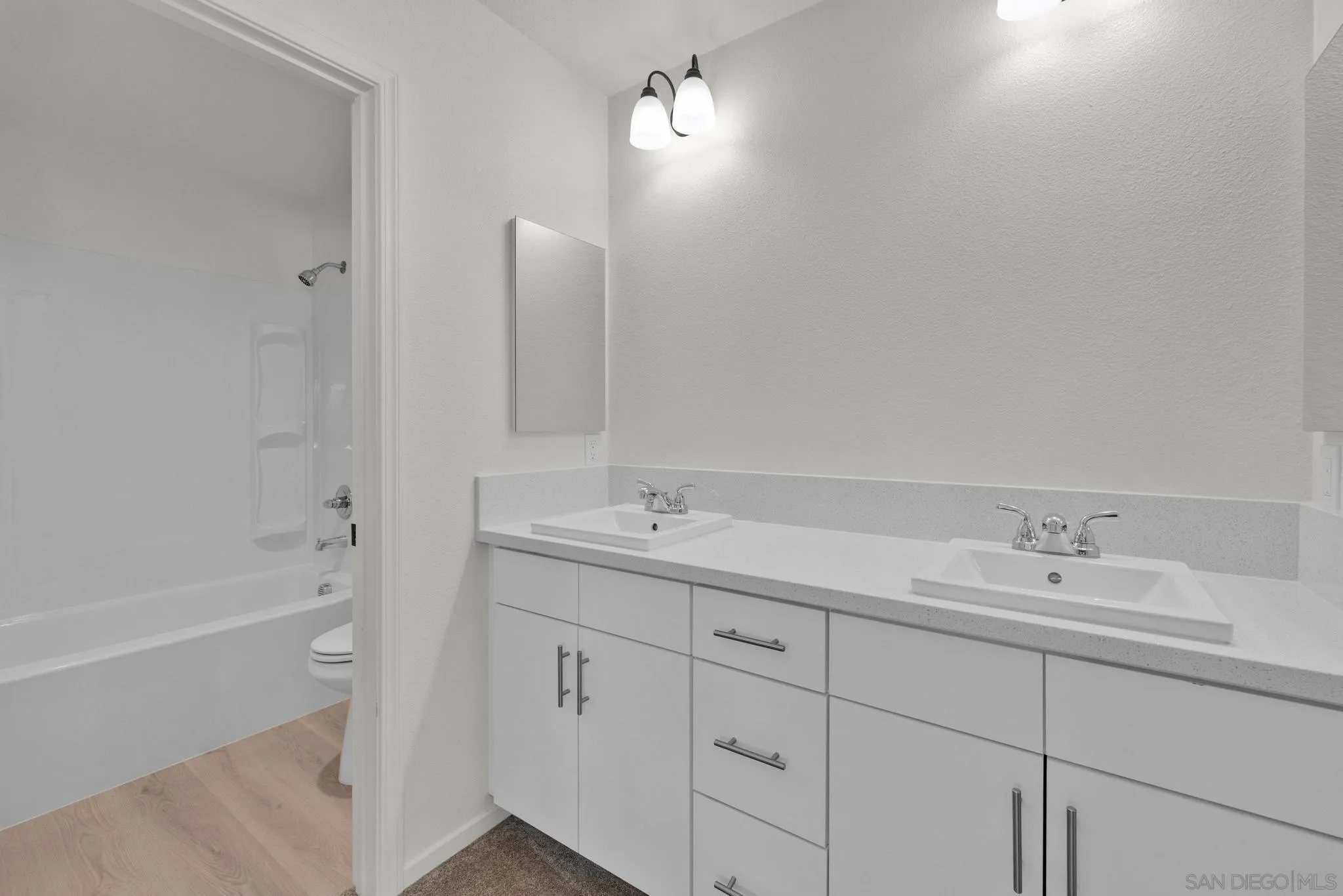 https://cdn.realtyfeed.com/cdn/127/260021649/4f546c1a90bd33621d6b3914bbbe9e3a.webp