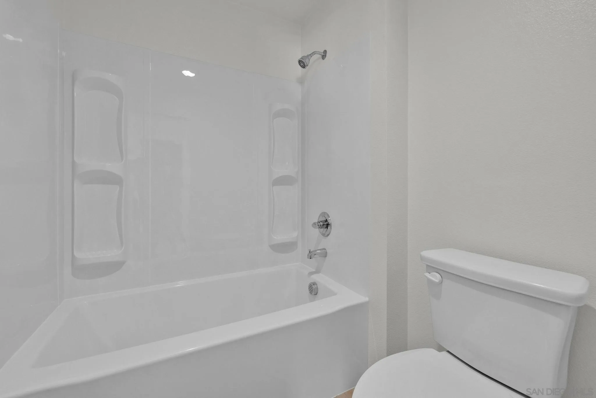 https://cdn.realtyfeed.com/cdn/127/260021649/69889956f7d71ff38b549293de12a66d.webp
