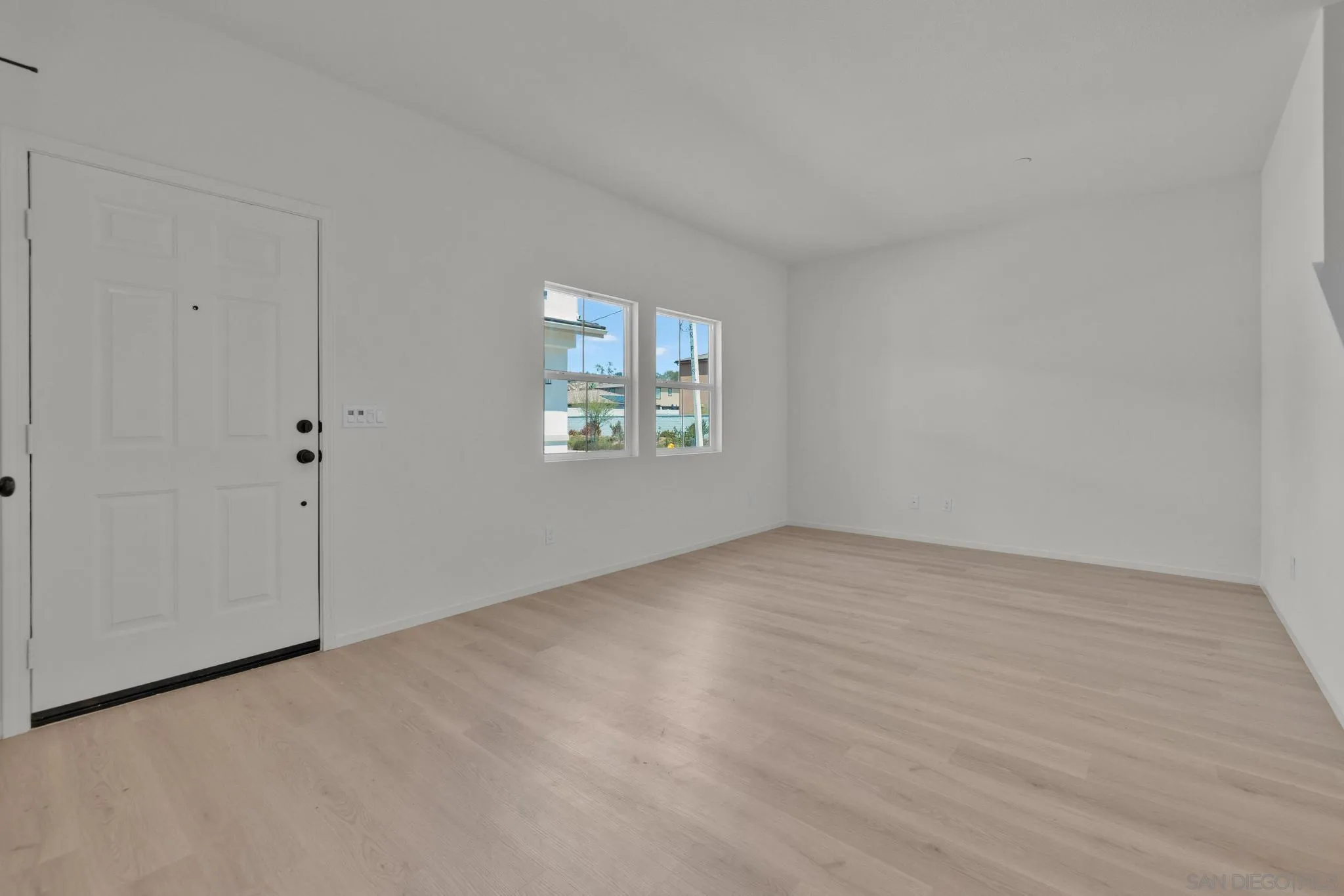 https://cdn.realtyfeed.com/cdn/127/260021649/876cfc1b95e3c09ed920ffa0dcec4374.webp