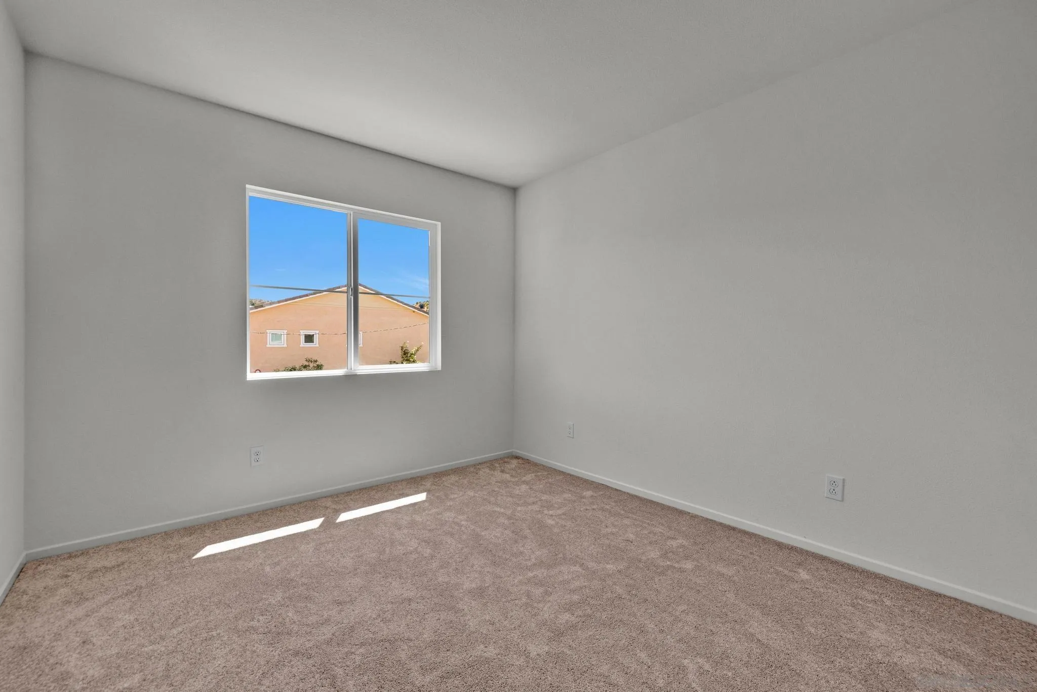 https://cdn.realtyfeed.com/cdn/127/260021649/a68442f4c74bfdc26dba9d5170789d82.webp
