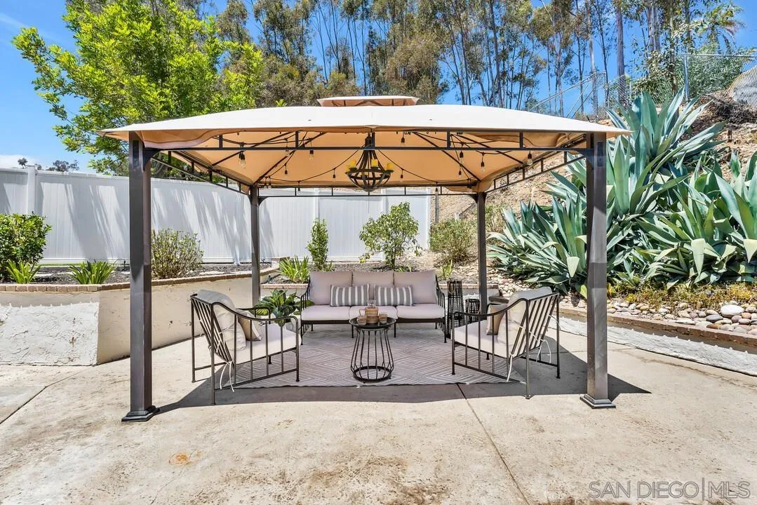https://cdn.realtyfeed.com/cdn/127/260021653/53b3087ff5f076f410ff98bbff093360.webp
