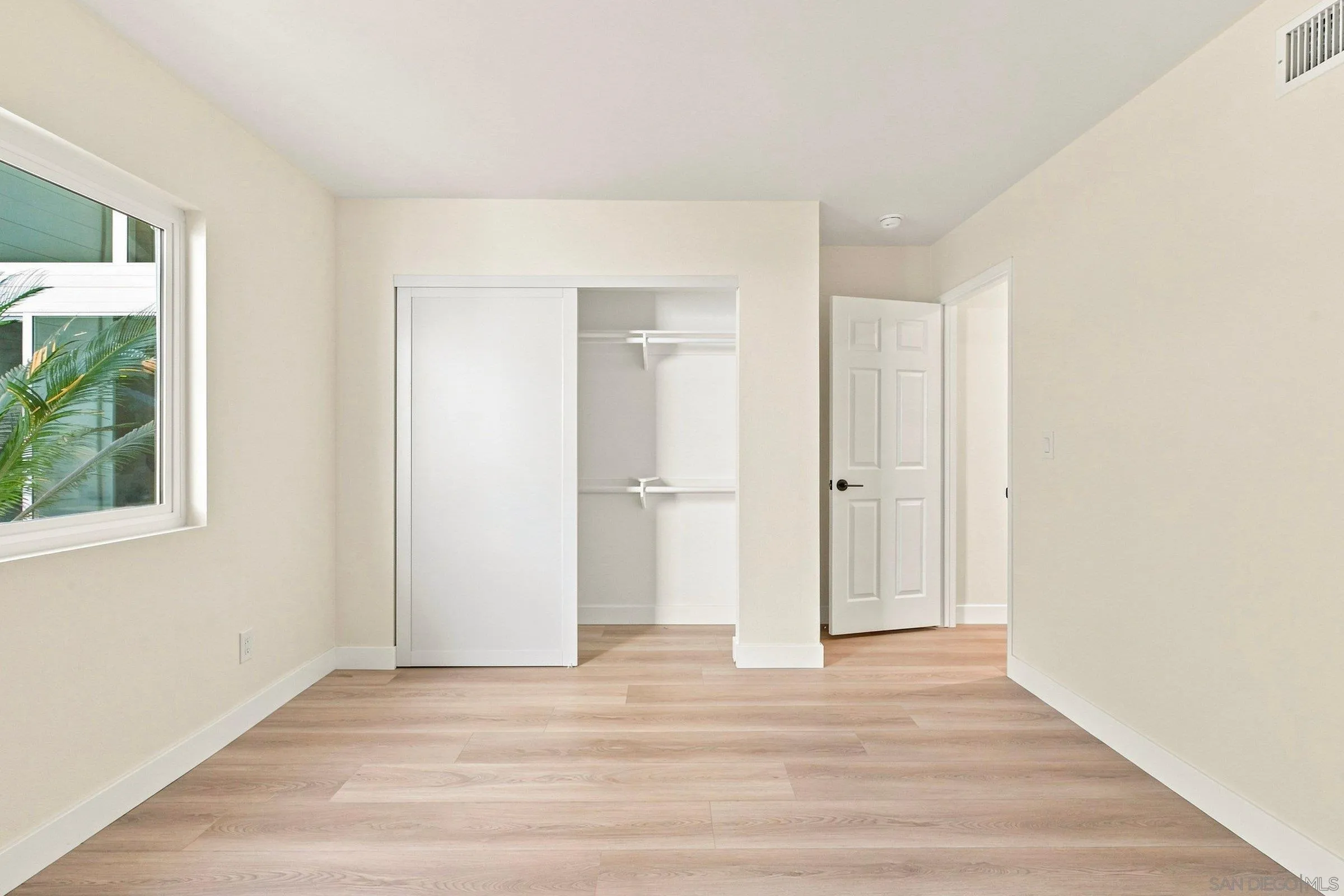 https://cdn.realtyfeed.com/cdn/127/260021657/1b40d14917f768337347cd6bebb46be1.webp