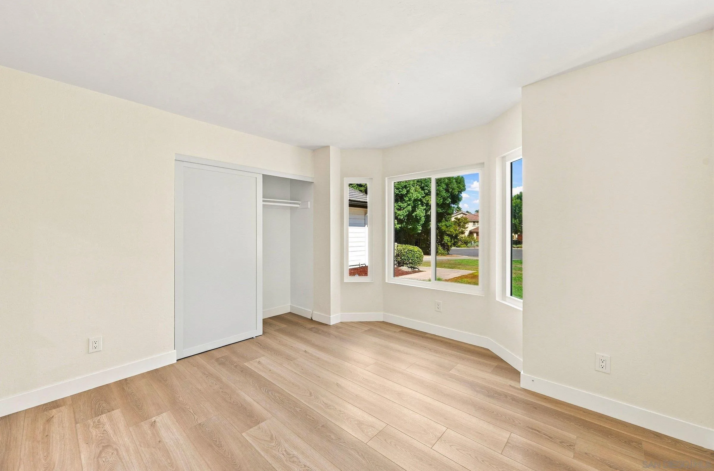 https://cdn.realtyfeed.com/cdn/127/260021657/576096fc07a6b0f571ae6b39f2d40e10.webp