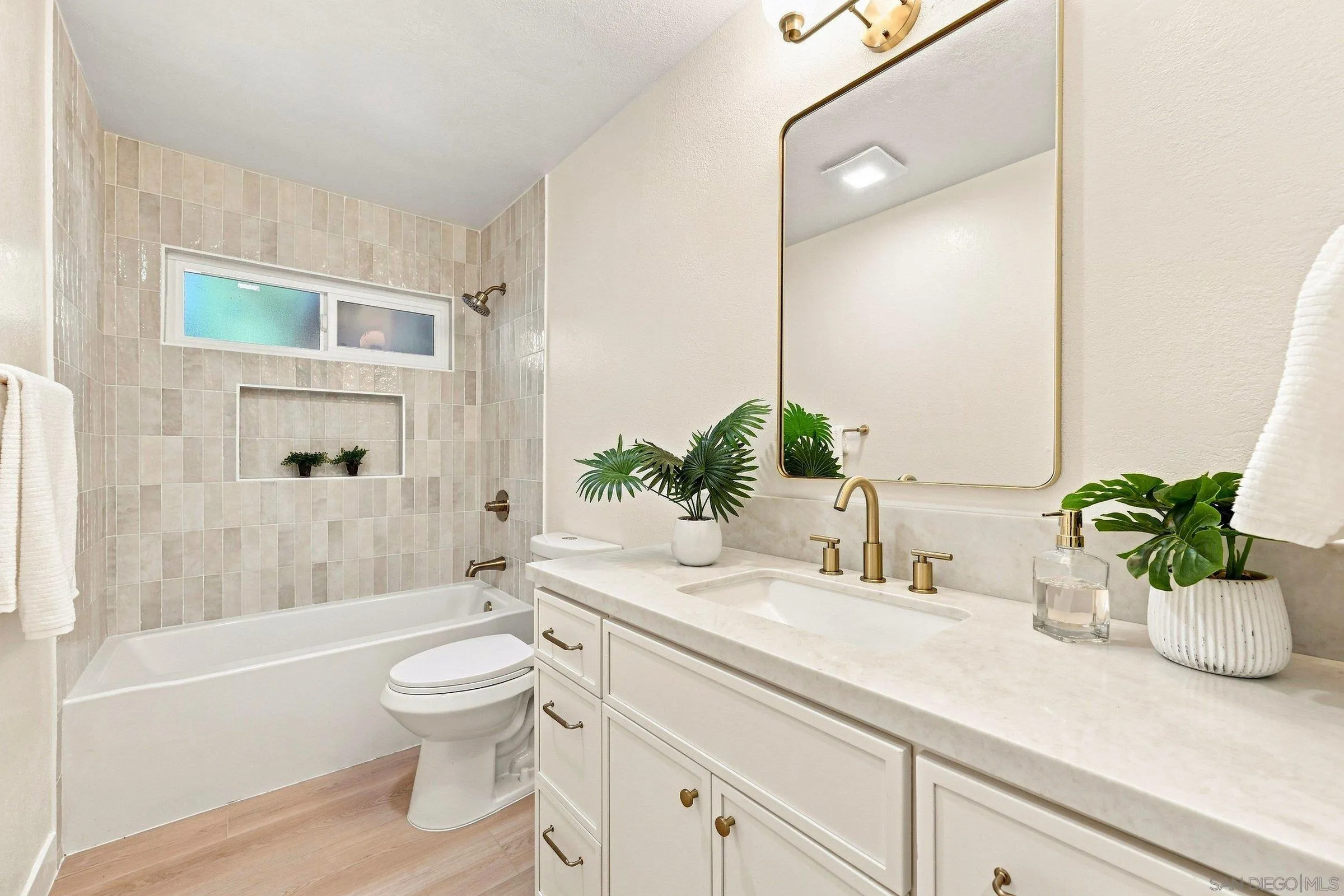 https://cdn.realtyfeed.com/cdn/127/260021657/de3aa93fde46e8fbcacad4c2646b1267.webp