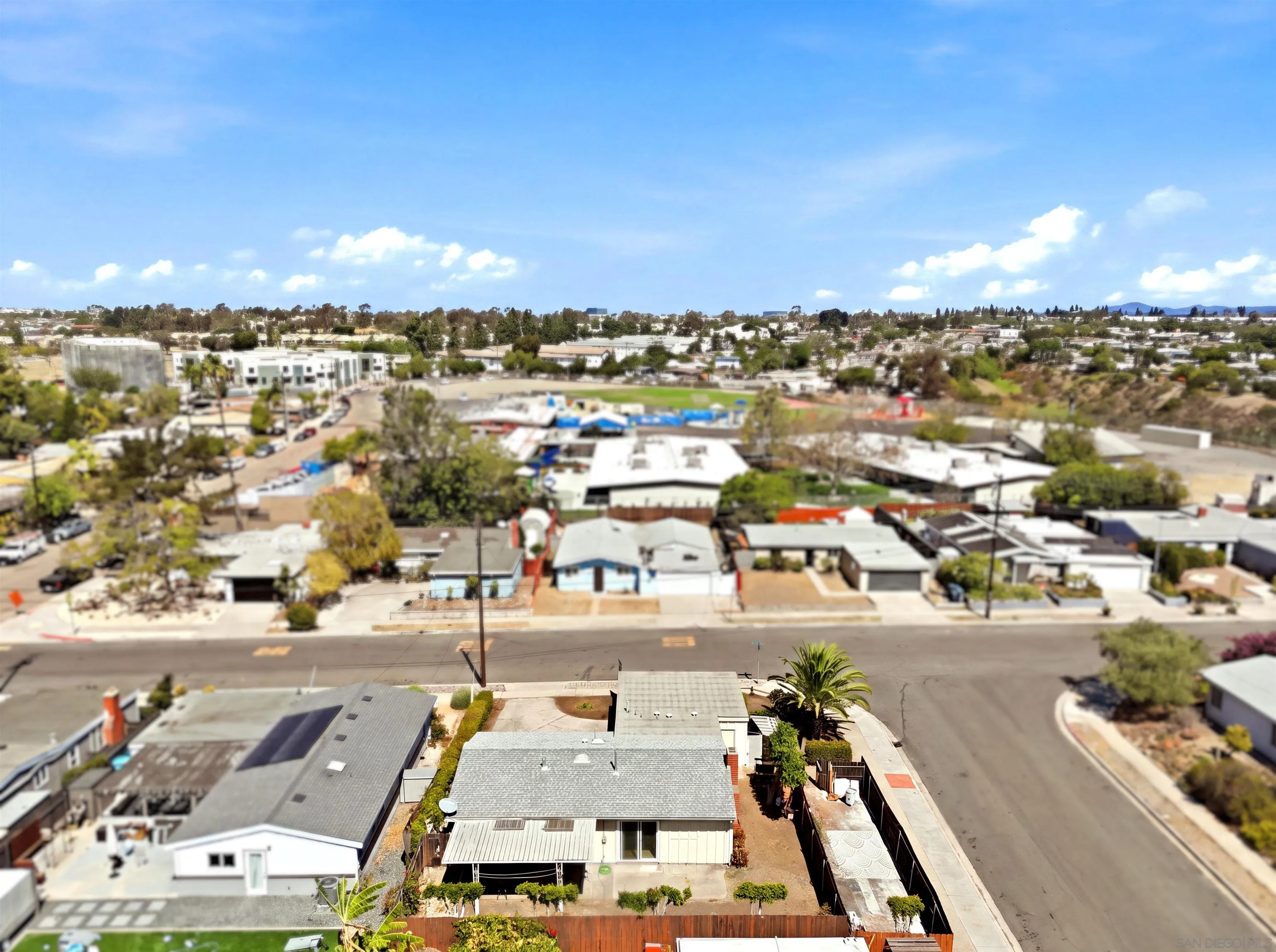 https://cdn.realtyfeed.com/cdn/127/260021658/c7c64f8aca0c12091f9de3312c8c6a3e.webp